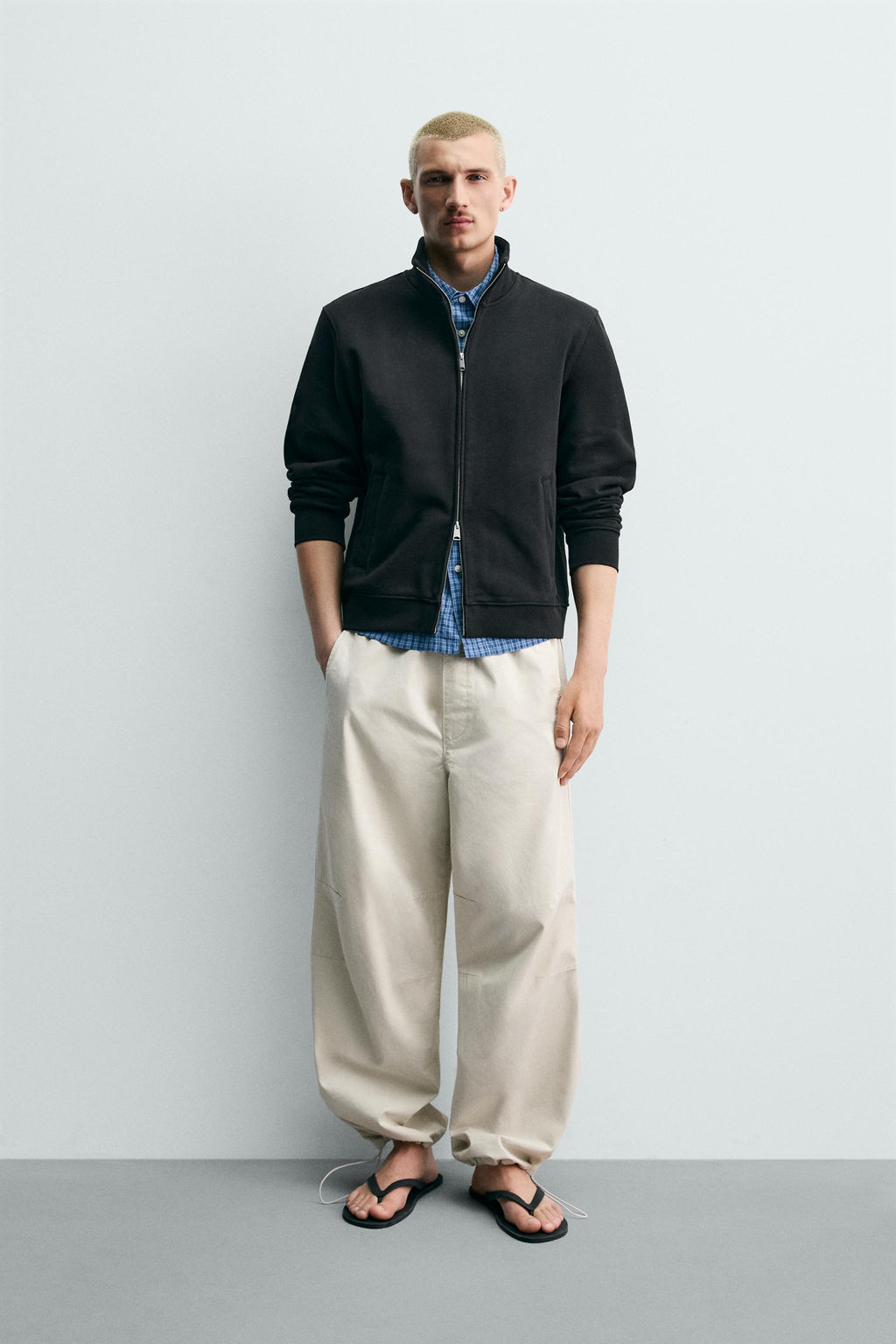 PANTAL?N PARACHUTE RELAXED FIT / Piedra