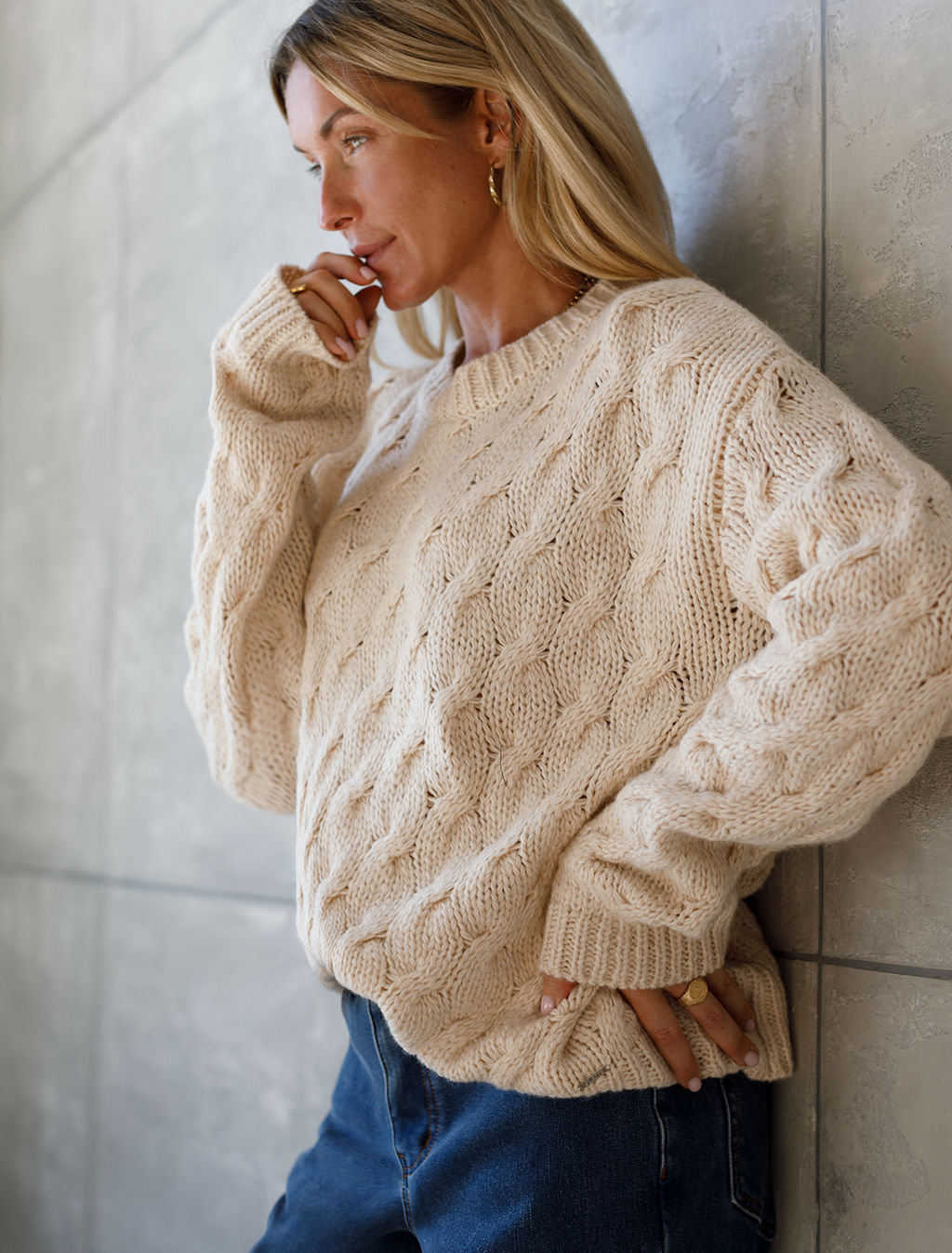 VILATTE / Джемпер крупной вязки из уютной пряжи с ангорой и мохером фото 6