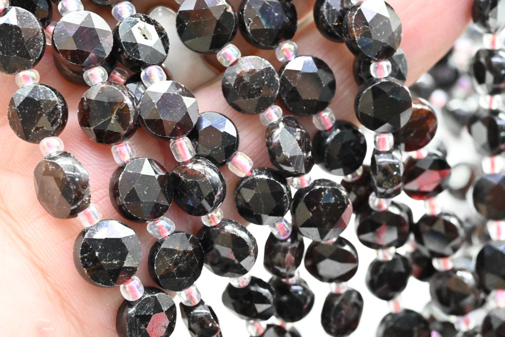 Бусины из граната круг с огранкой 8мм, 37см, 37 бусин Радуга камня