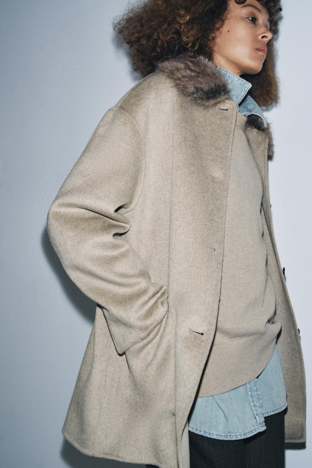 WOOL COAT WITH FAUX FUR COLLAR ZW COLLECTION - Zara фото 2