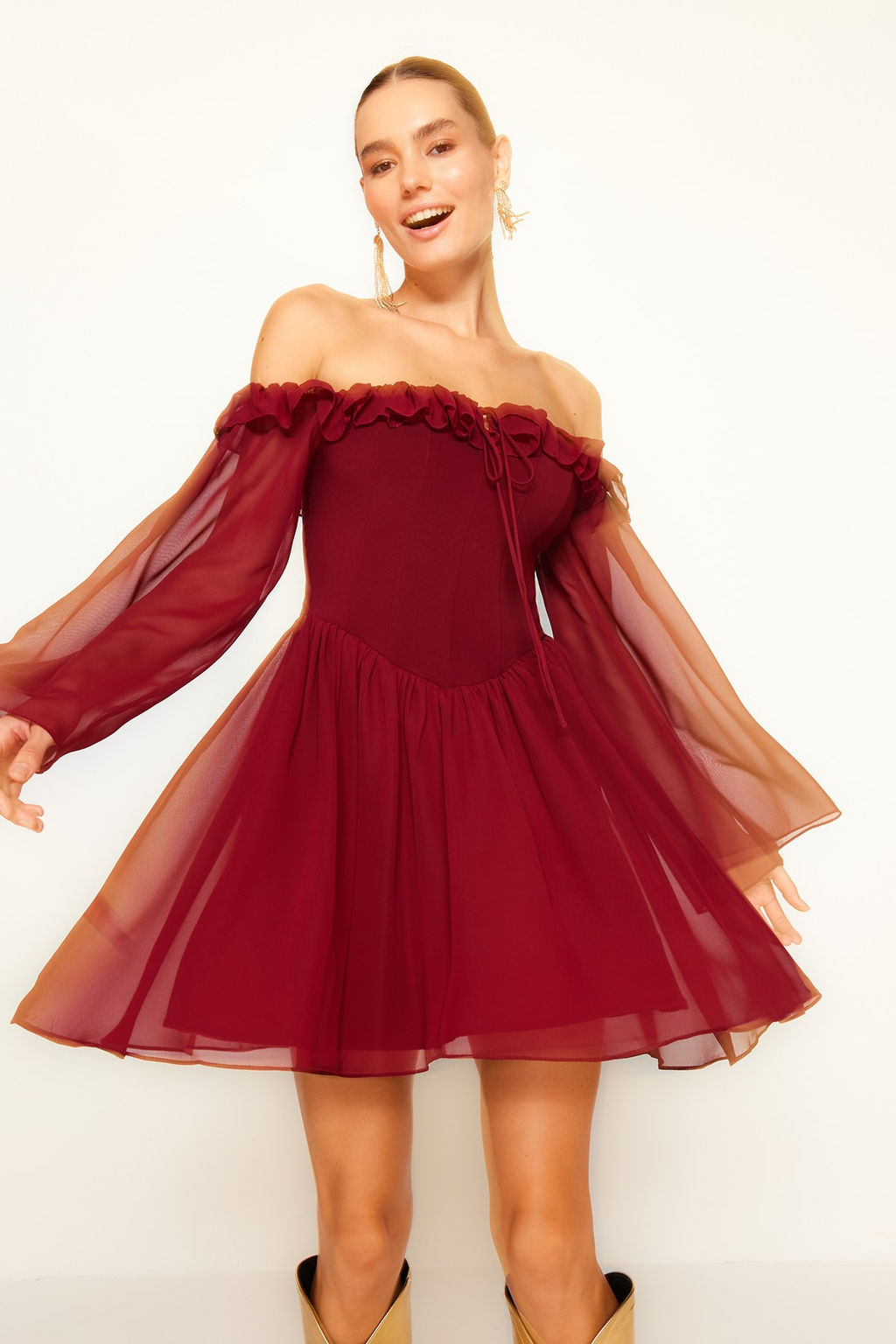 TRENDYOLMILLA Bridal Ekru A-Kesim Astarl? Volanl? Dokuma Sifon K?sa Dugun/Nikah S?k Abiye Elbise TPRSS23EL00096 фото 29