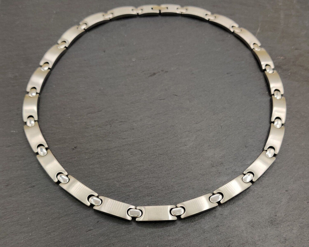 Колье из стали