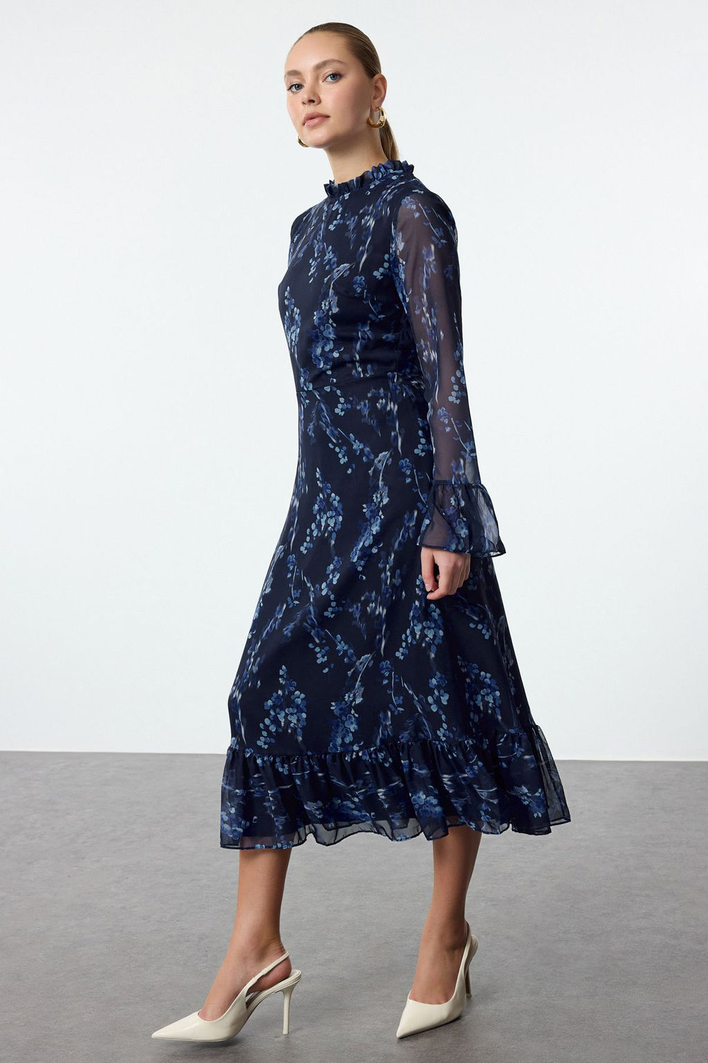 Mavi Cicek Desenli A Kesim Dik Yaka Midi Astarl? Sifon Dokuma K?sl?k Elbise TWOAW25EL00173