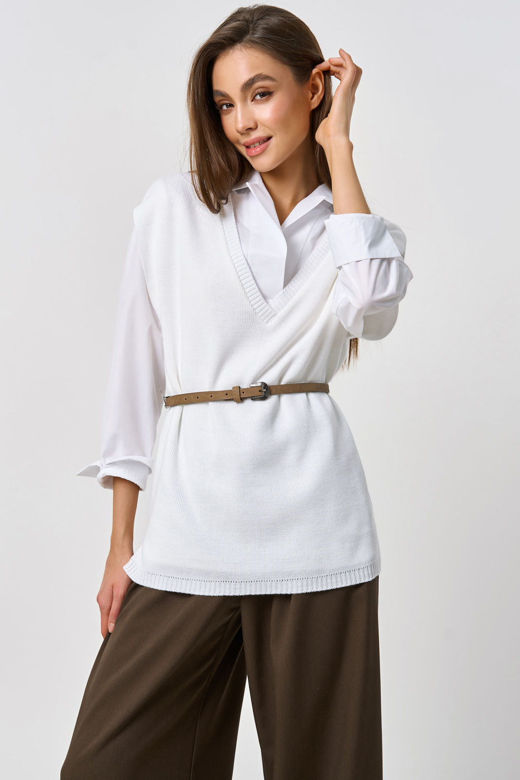 Жилет вязаный оверсайз с разрезами по бокам белый