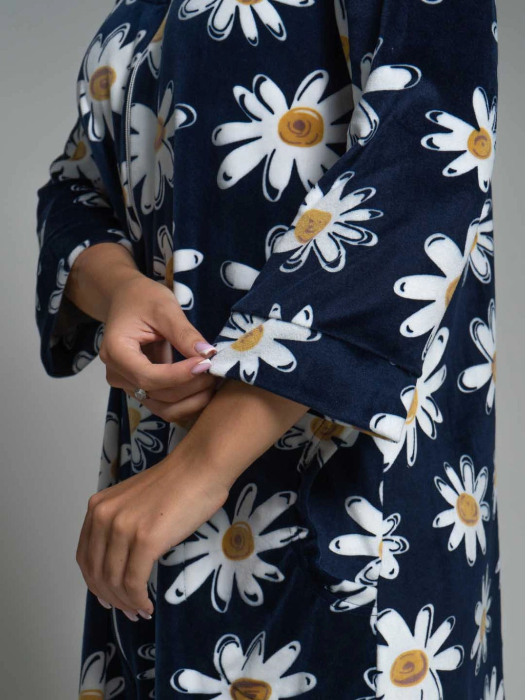 Халат женский, цвет синий белый