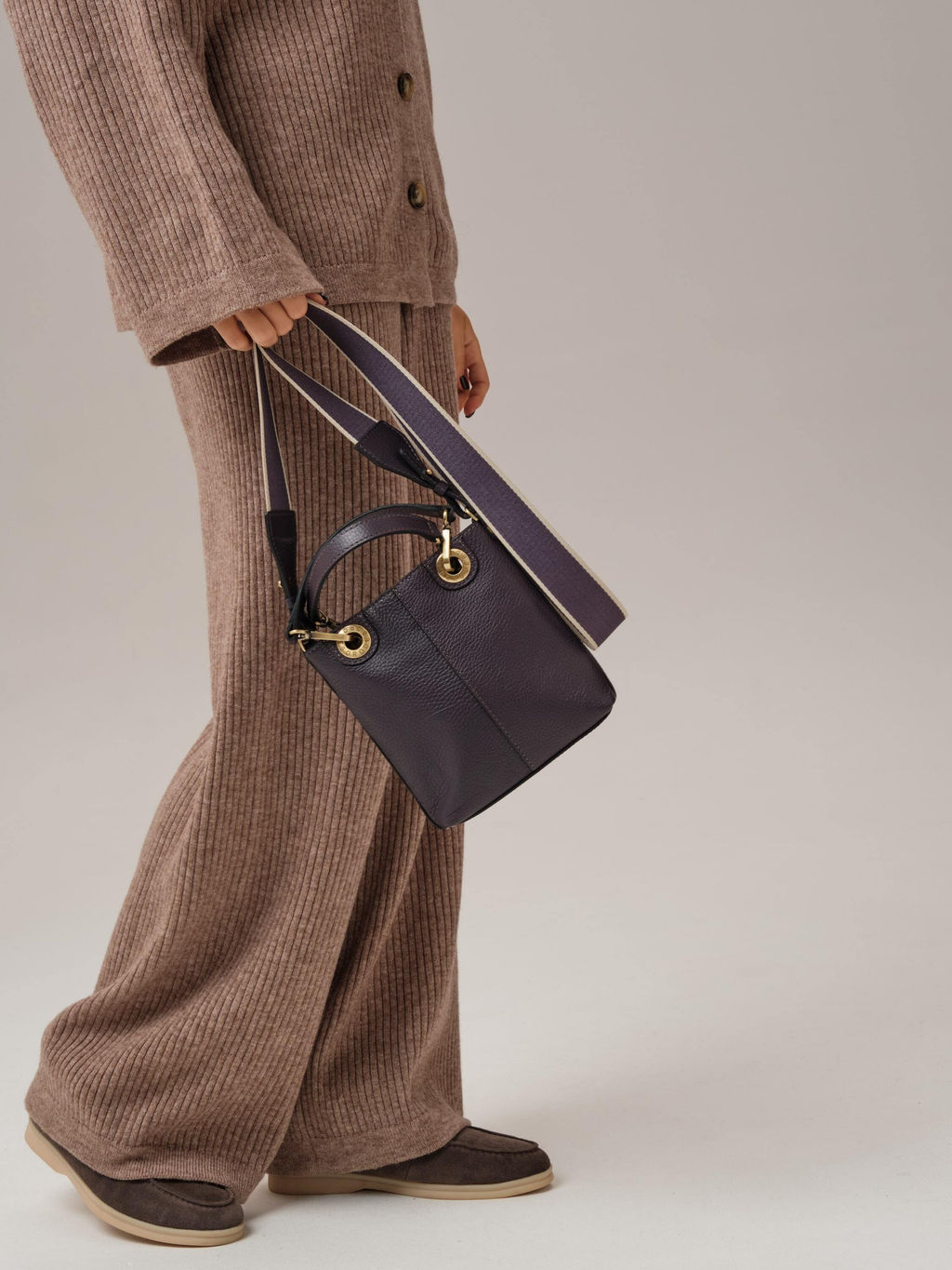 Сумка кожаная кросс-боди Deboro 30347 пыльно-фиолетовый