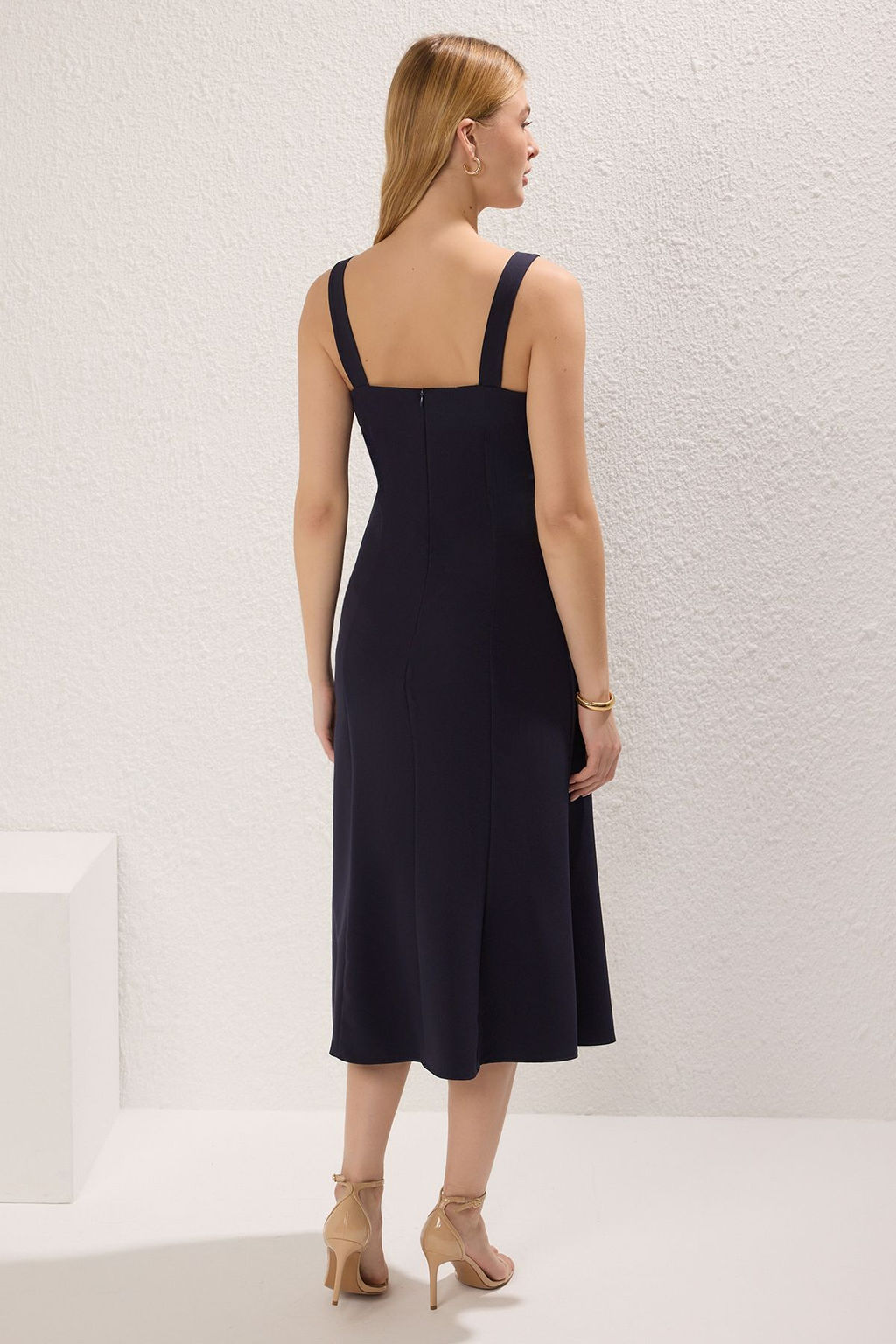 TRENDYOLMILLA Lacivert Duz A Kesim Dugme Detayl? Midi Dokuma Elbise TWOSS25EL00287  фото 4