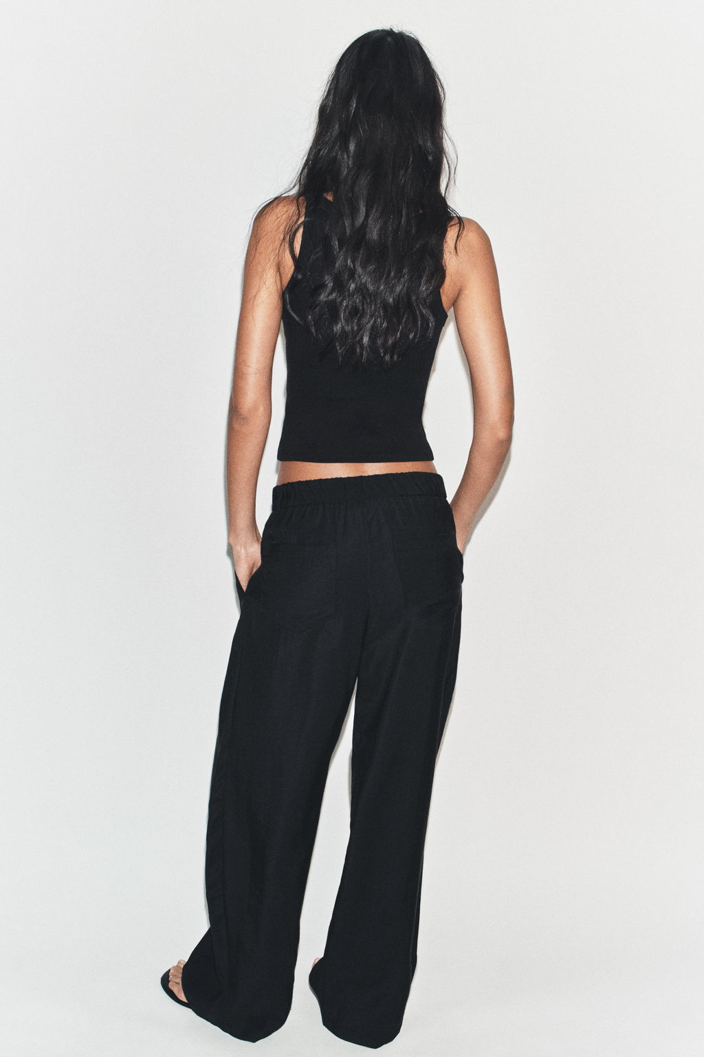 Брюки Zara Pantalon Fluido Pliegues черные