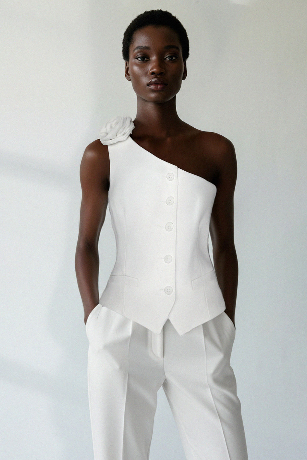 Limited Edition Ekru Fitted Tek Omuz Gul Detayl? Crop Dokuma Yelek TWOSS24YE00038