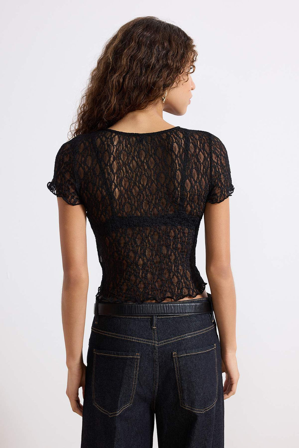Siyah Fitted/Vucuda Oturan K?sa Kollu Aksesuar Detayl? Dantel Orme Bluz TWOSS26BZ00161