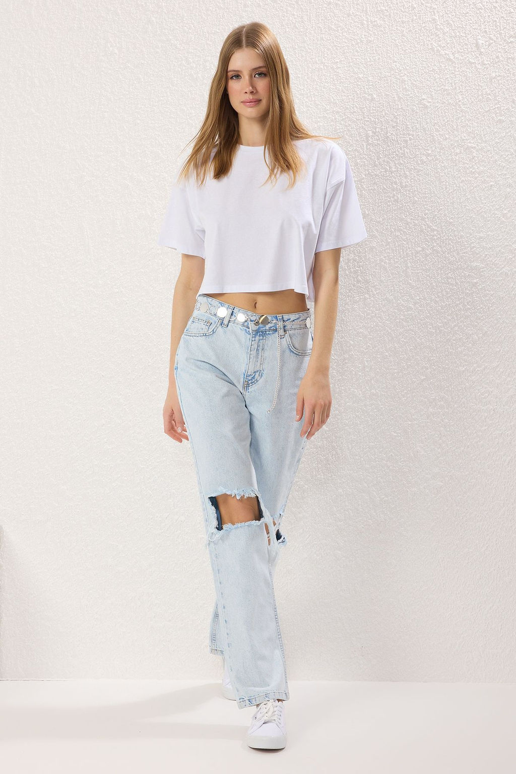 TRENDYOLMILLA Ac?k Mavi Y?rt?k Detayl? Normal Bel Wide Leg Jeans TWOSS25JE00221