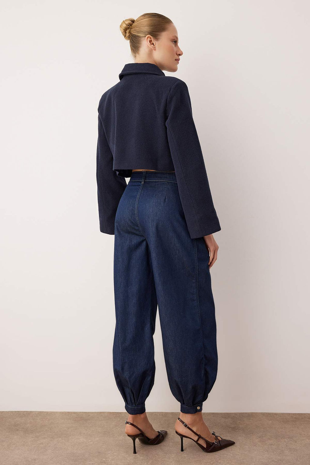 Koyu Mavi Paca Detayl? Yuksek Bel Jogger Jeans TWOAW26JE00215 - Trendyolmilla фото 4