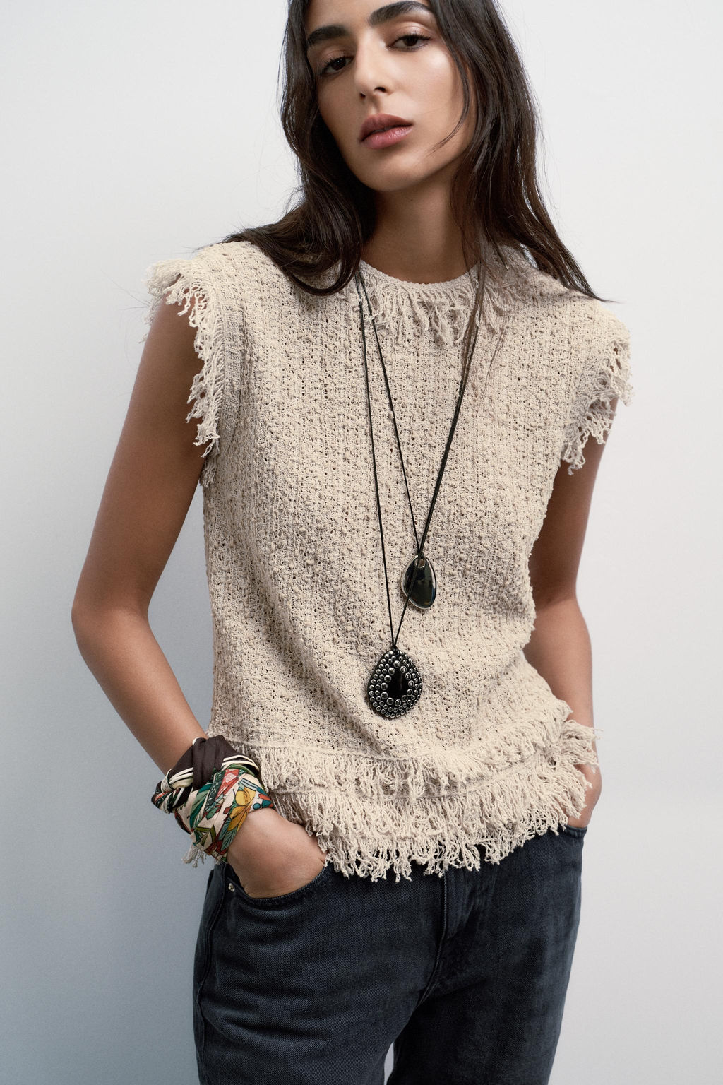 TEXTURED KNIT FRINGED TOP