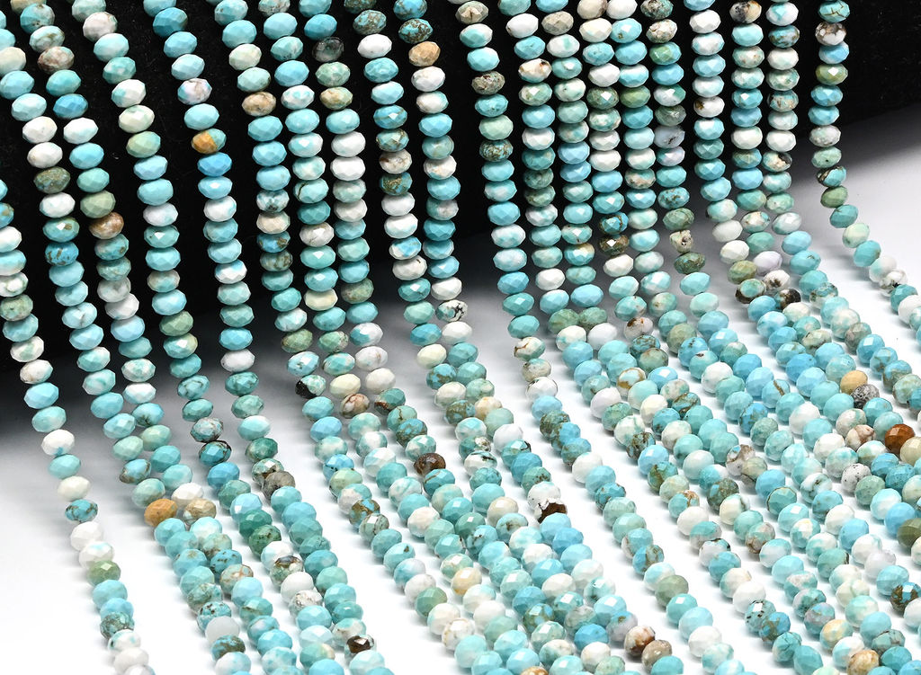 Бусины из бирюзы рондель гр.4*3мм, 38см, 124 бусин Радуга камня