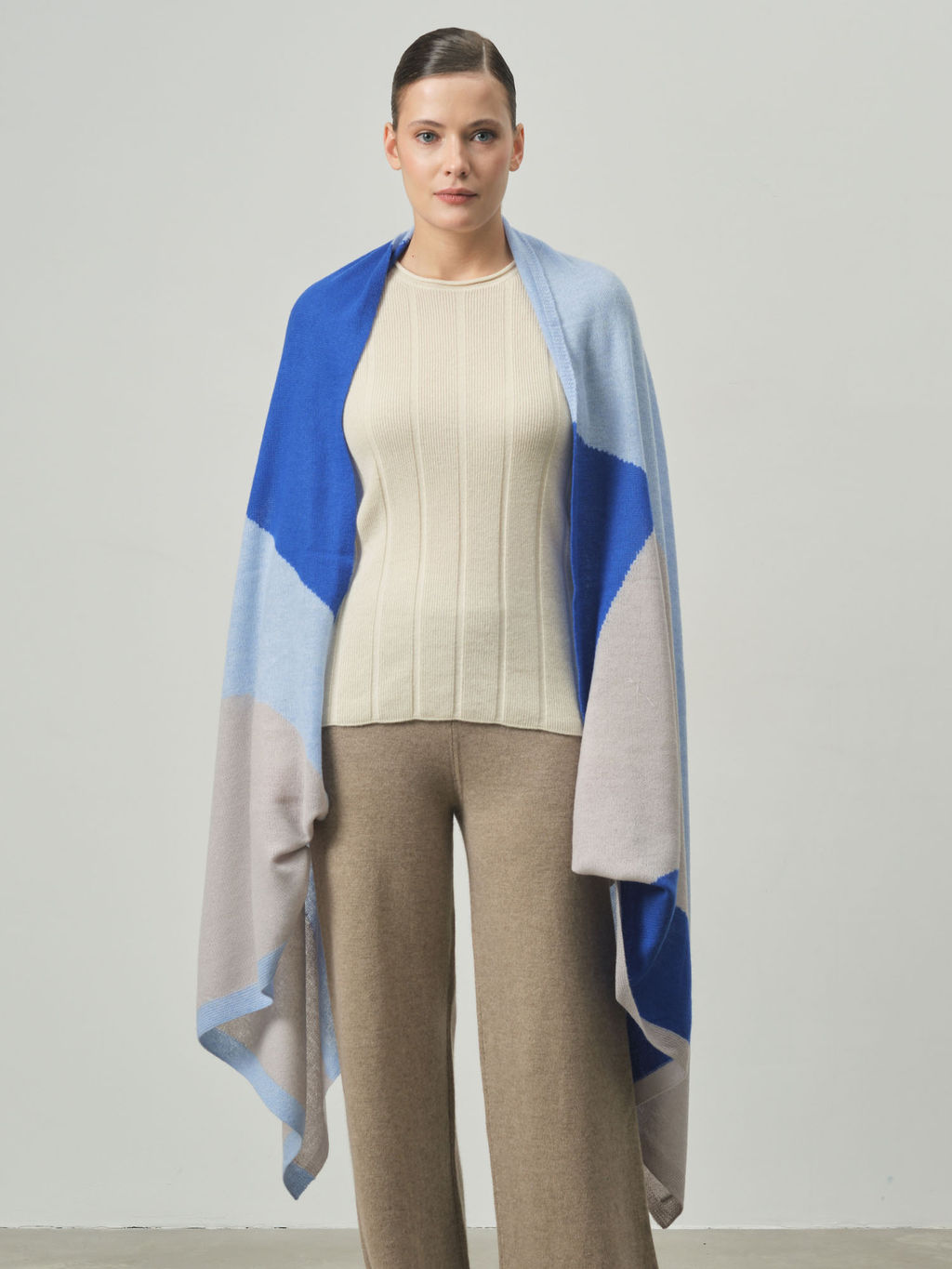 Палантин из кашемира 09043 лунный