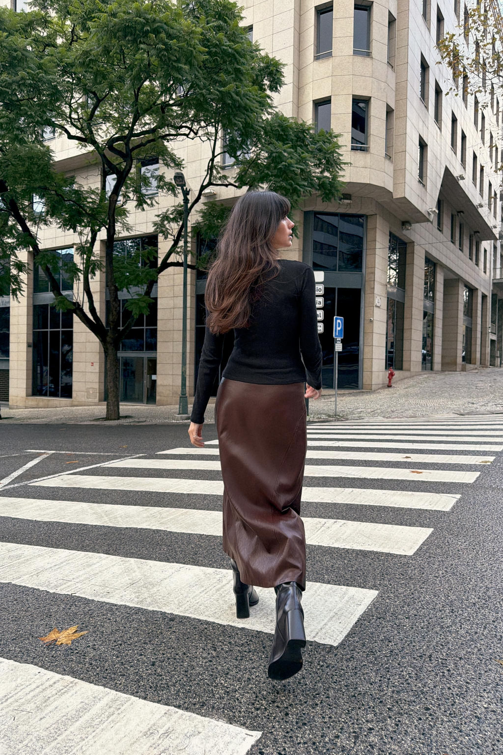 FAUX LEATHER MIDI SKIRT WITH BELT - Zara фото 21