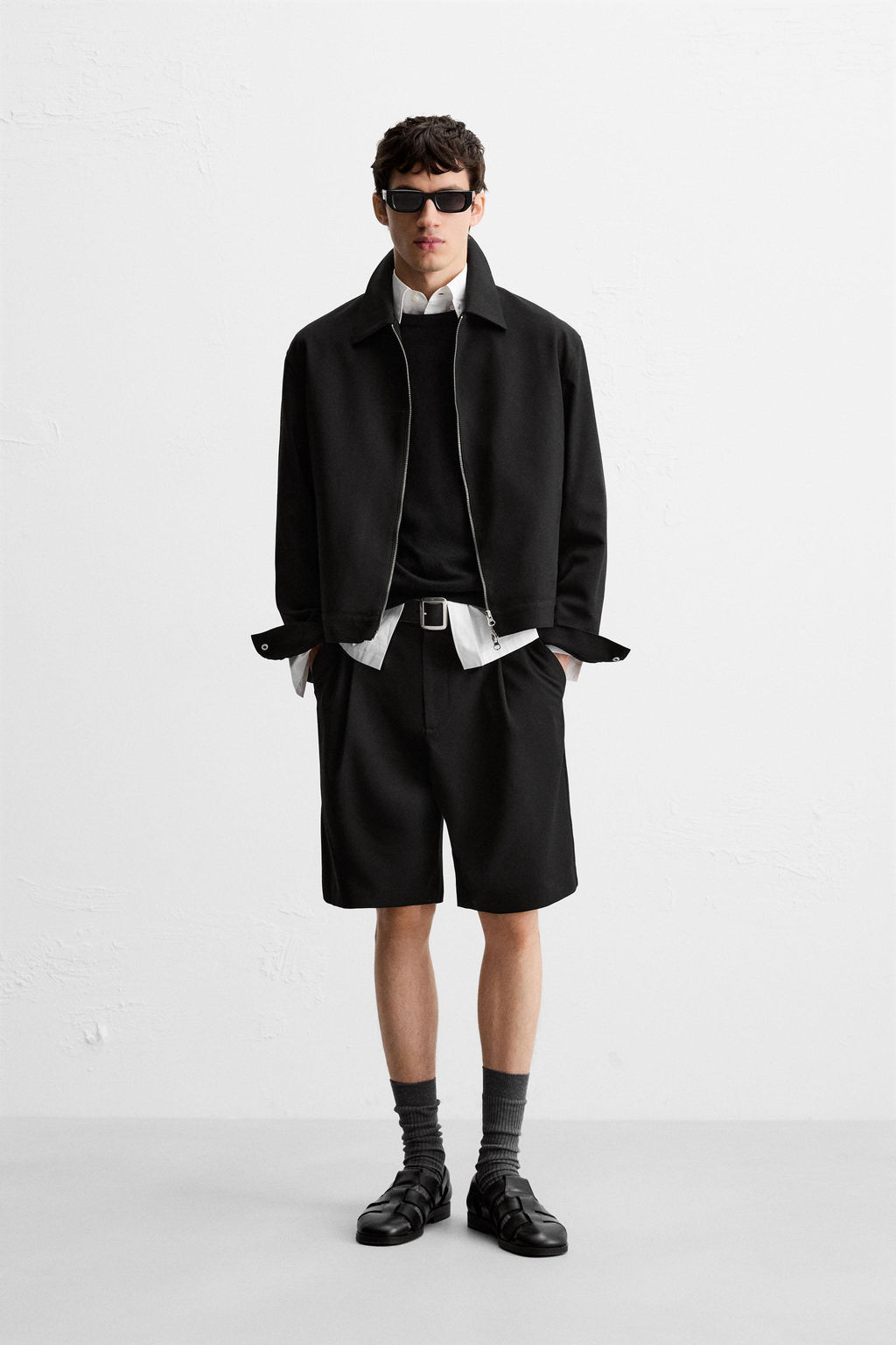 PLEATED RELAXED FIT BERMUDA SHORTS
