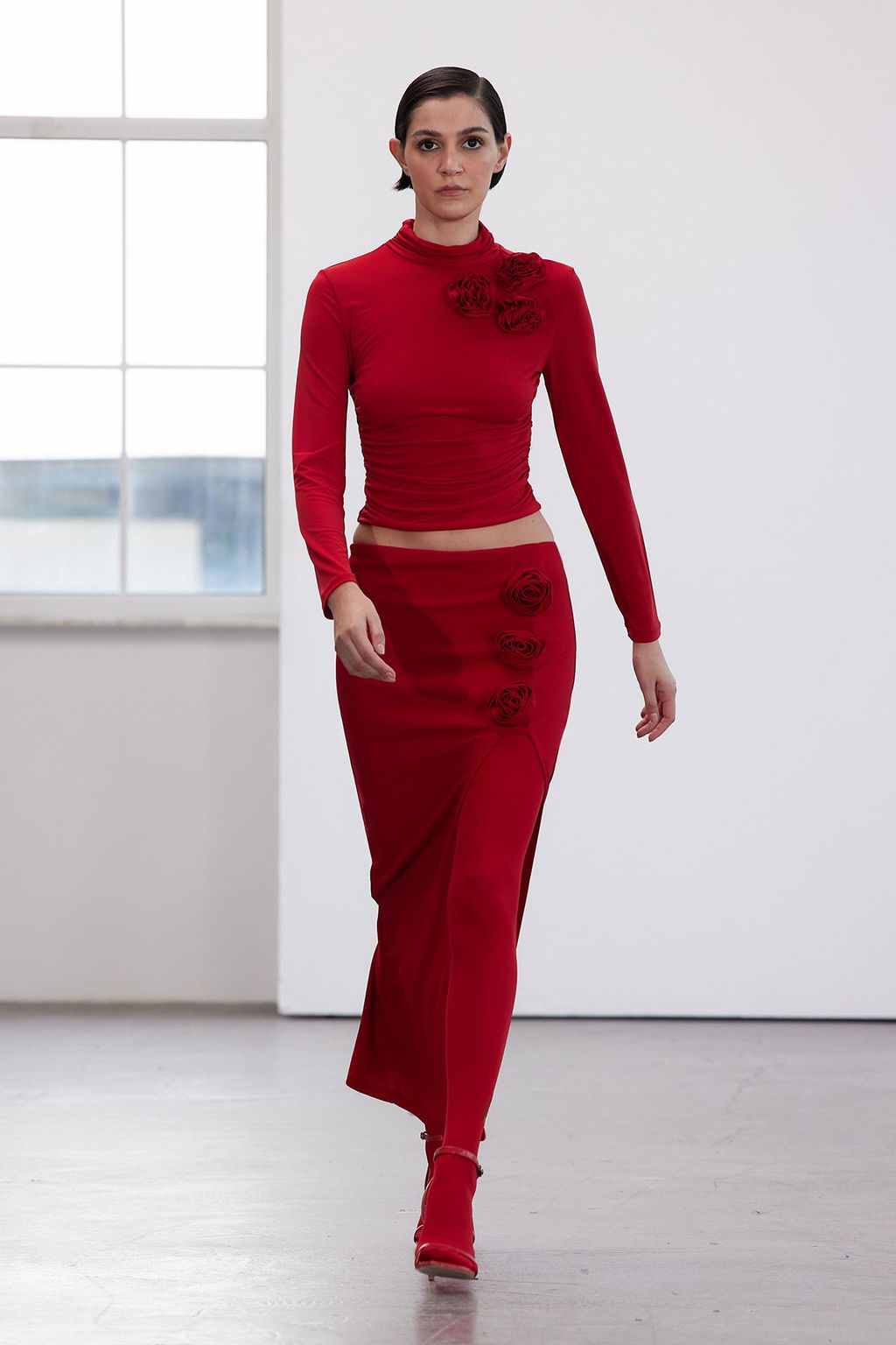 Limited Edition Orme Gul Detayl? Krep Bluz TPRAW25BZ00006 - Trendyolmilla фото 2