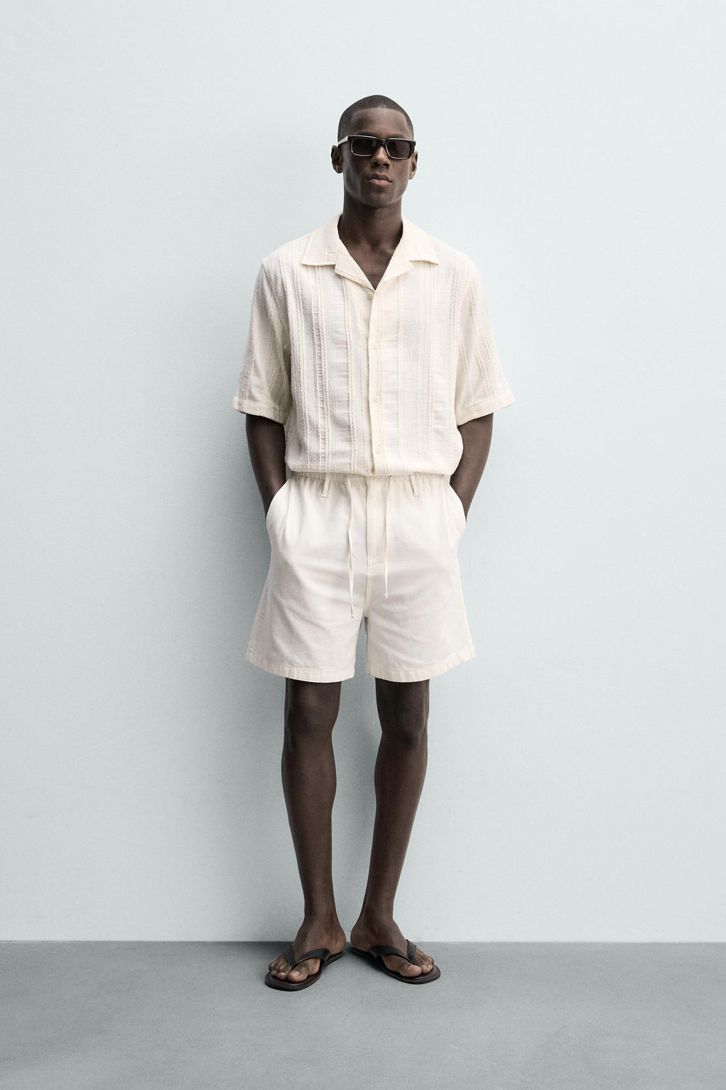 BERMUDA REGULAR FIT MEZCLA ALGOD?N / Blanco roto