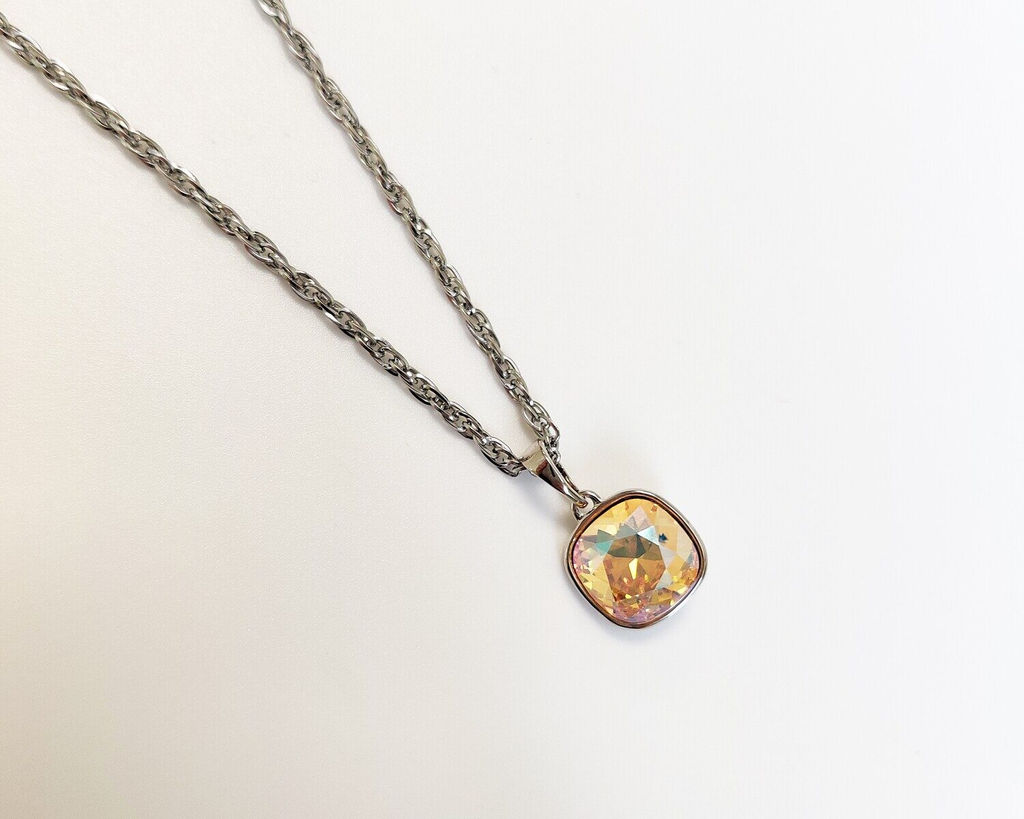 Подвеска с кристаллами Swarovski