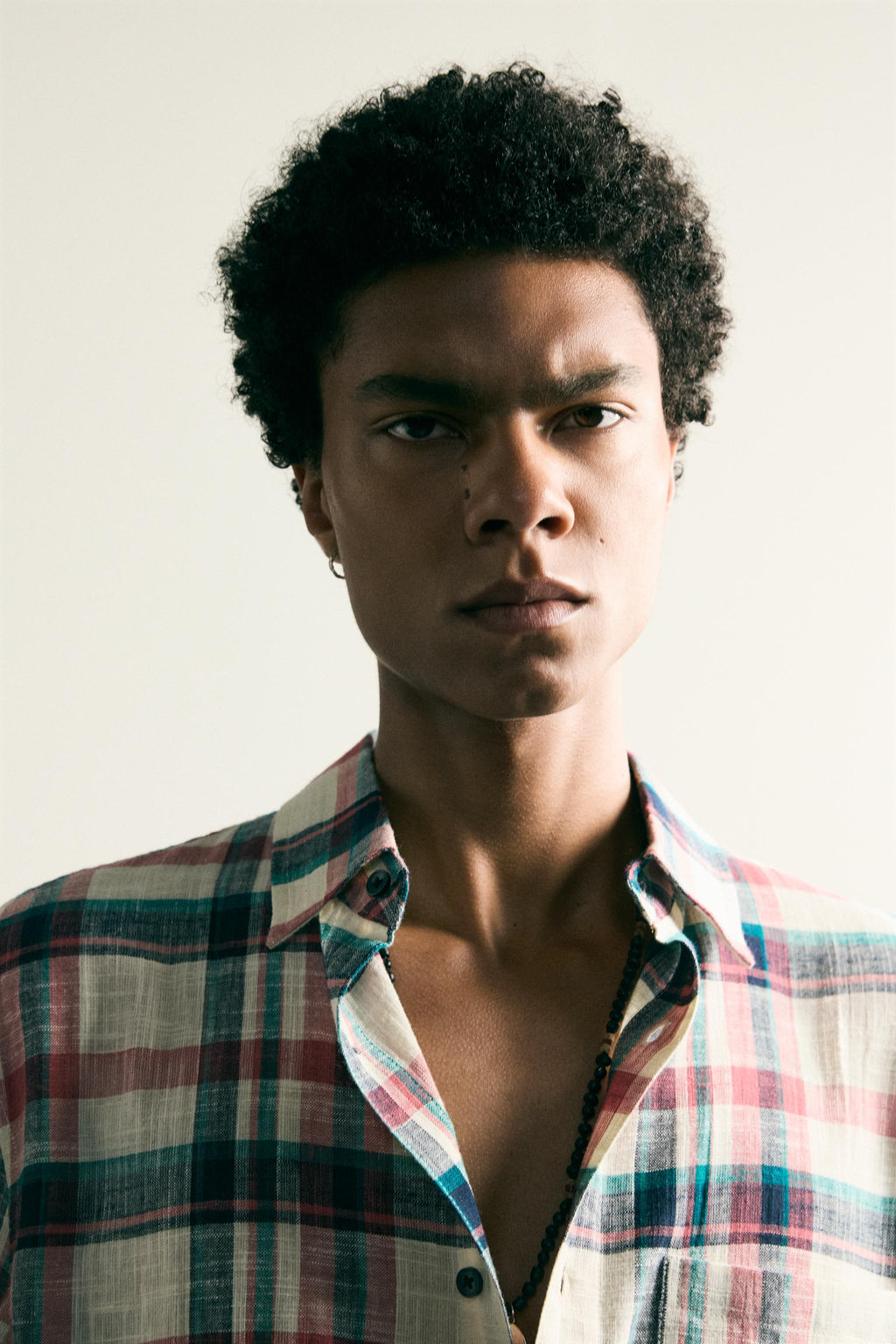 CAMISA RELAXED FIT ESTRUCTURA CUADROS / Multicolor - Zara фото 5