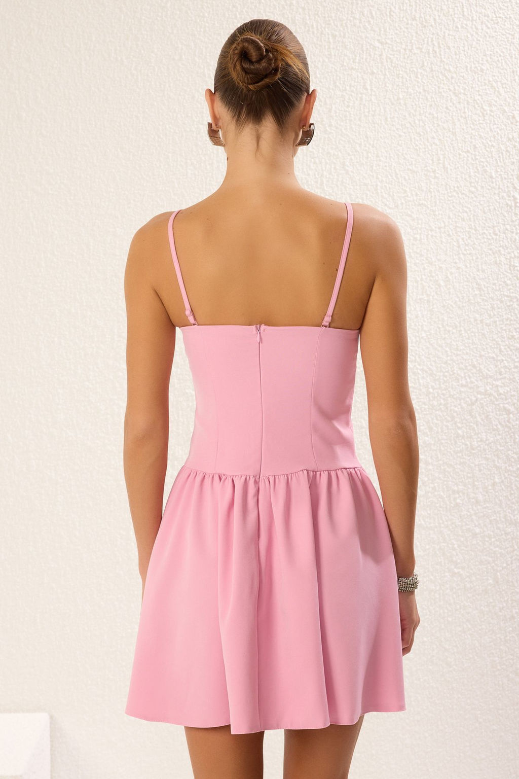 Pembe Tas Aksesuar Detayl? Dokuma K?sa Abiye Gece Mezuniyet Elbisesi TPRSS25EL00218 - Trendyolmilla фото 5