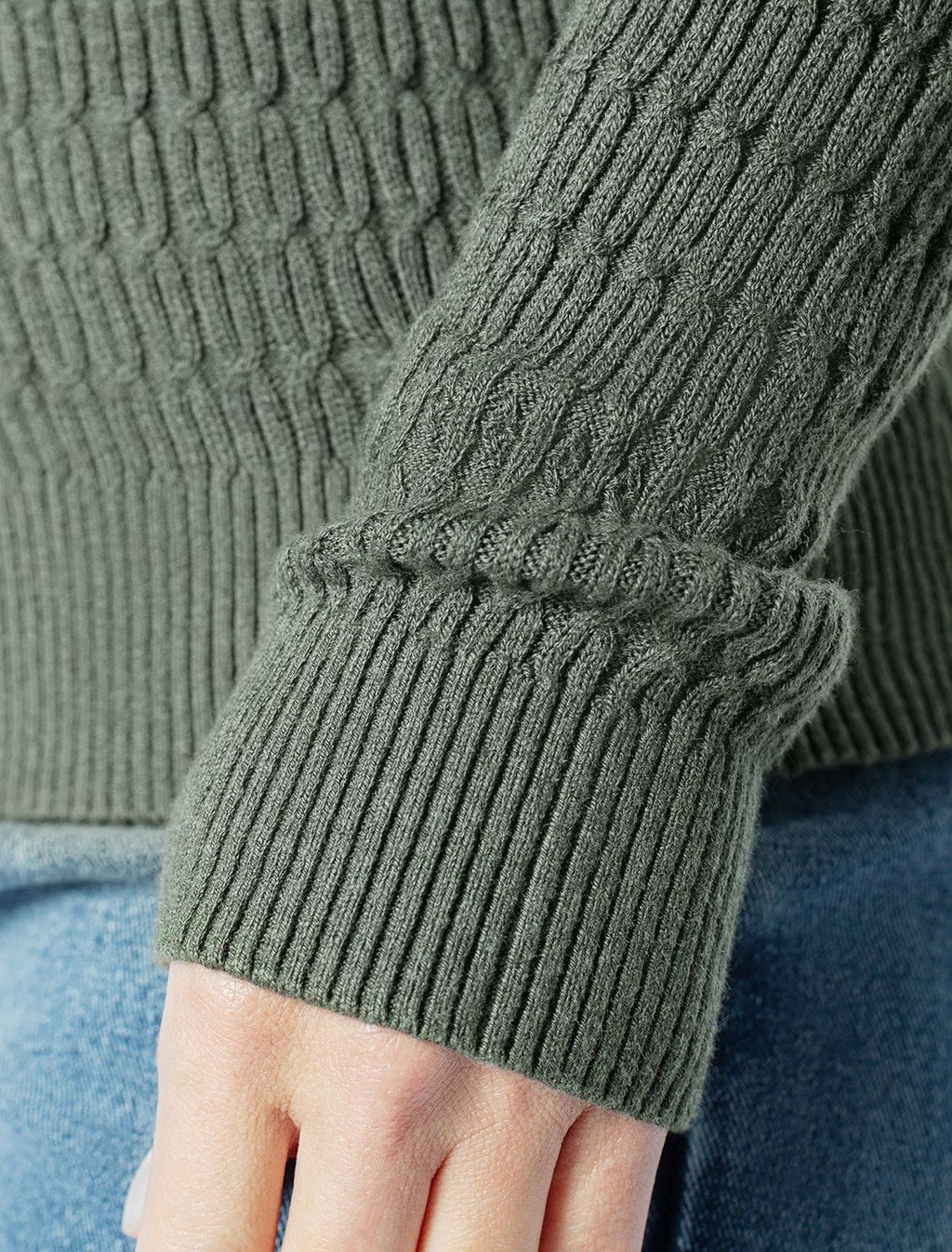 D31.134 Кардиган женский темно-оливковый