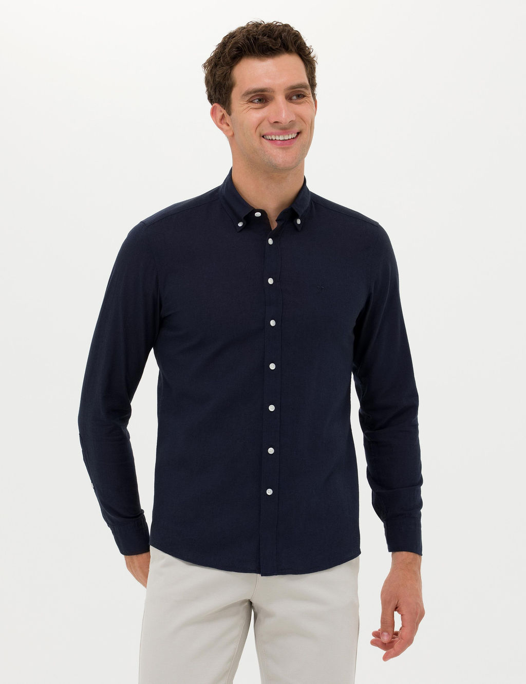 Рубашка узкого кроя из смесового льна темно-синего цвета