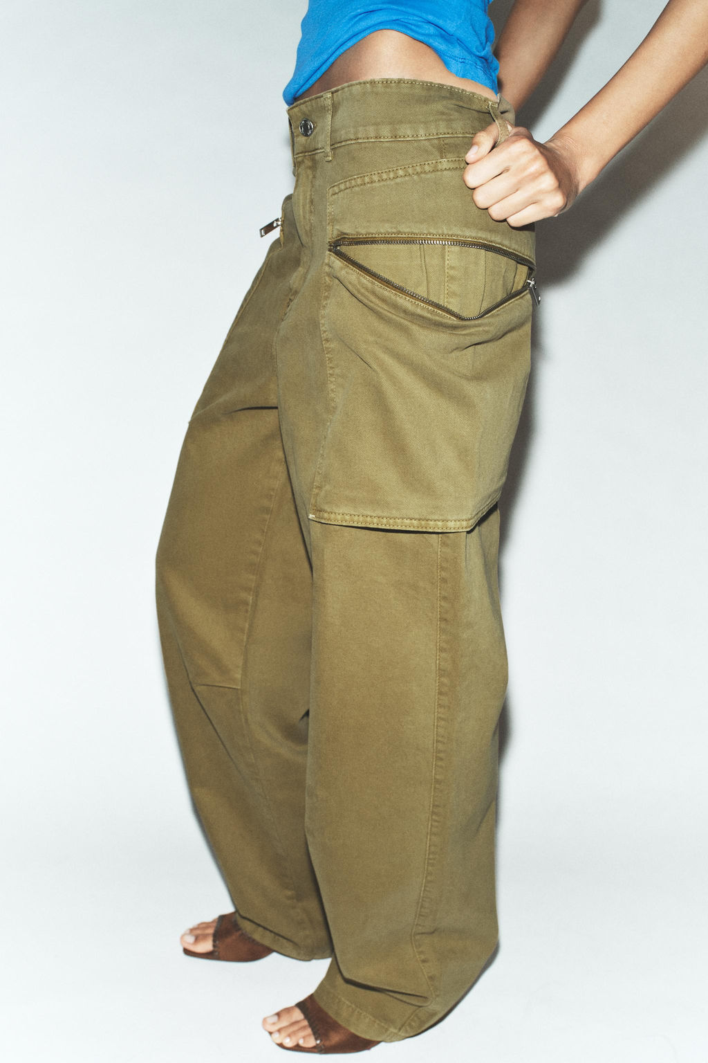 Z1975 MID-WAIST CARGO JEANS WITH ZIPS - Zara фото 14