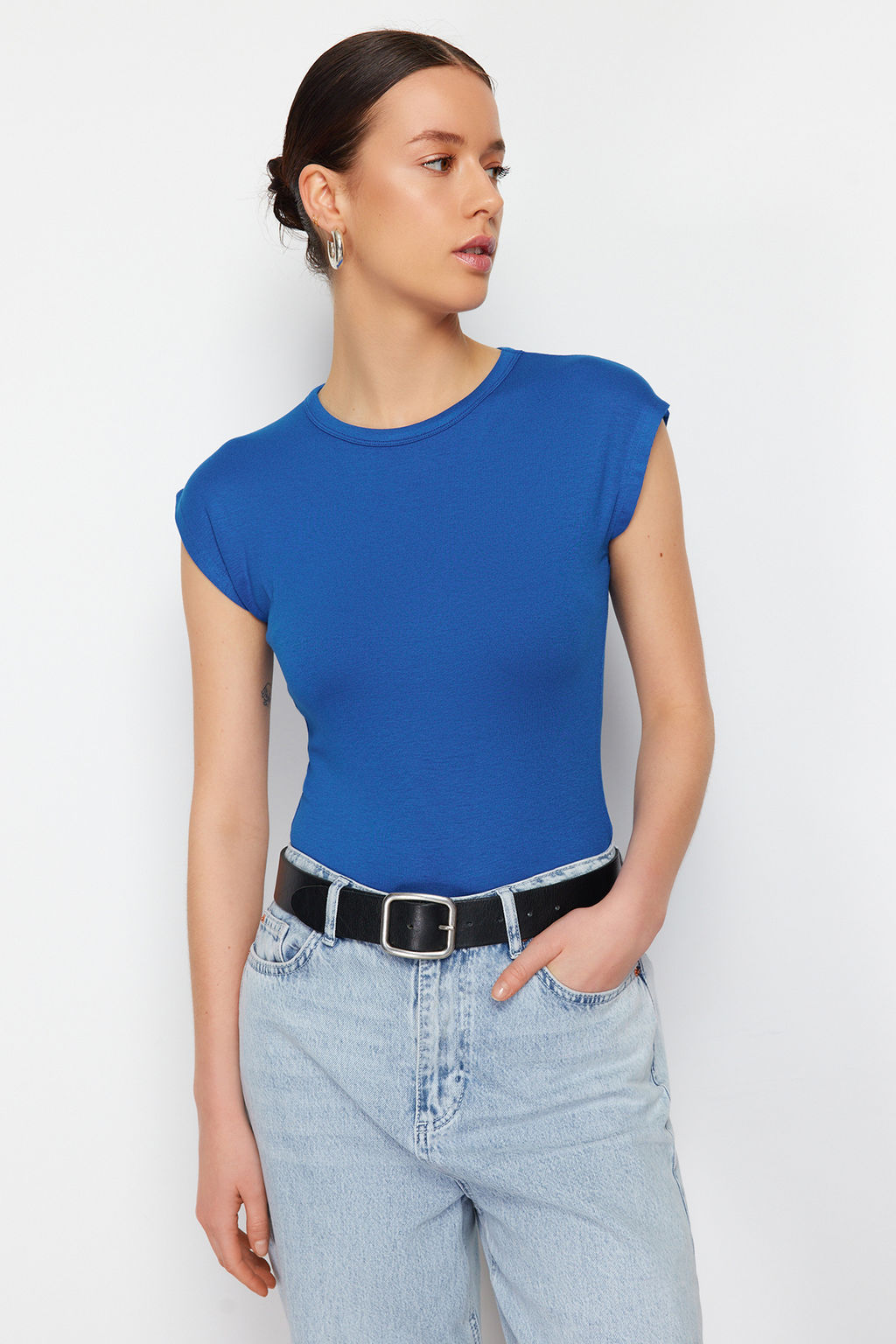 Saks Premium Viskoz/Yumusak Kumas Vucuda Oturan Ay Kol Esnek Orme Bluz TWOSS23BZ00992