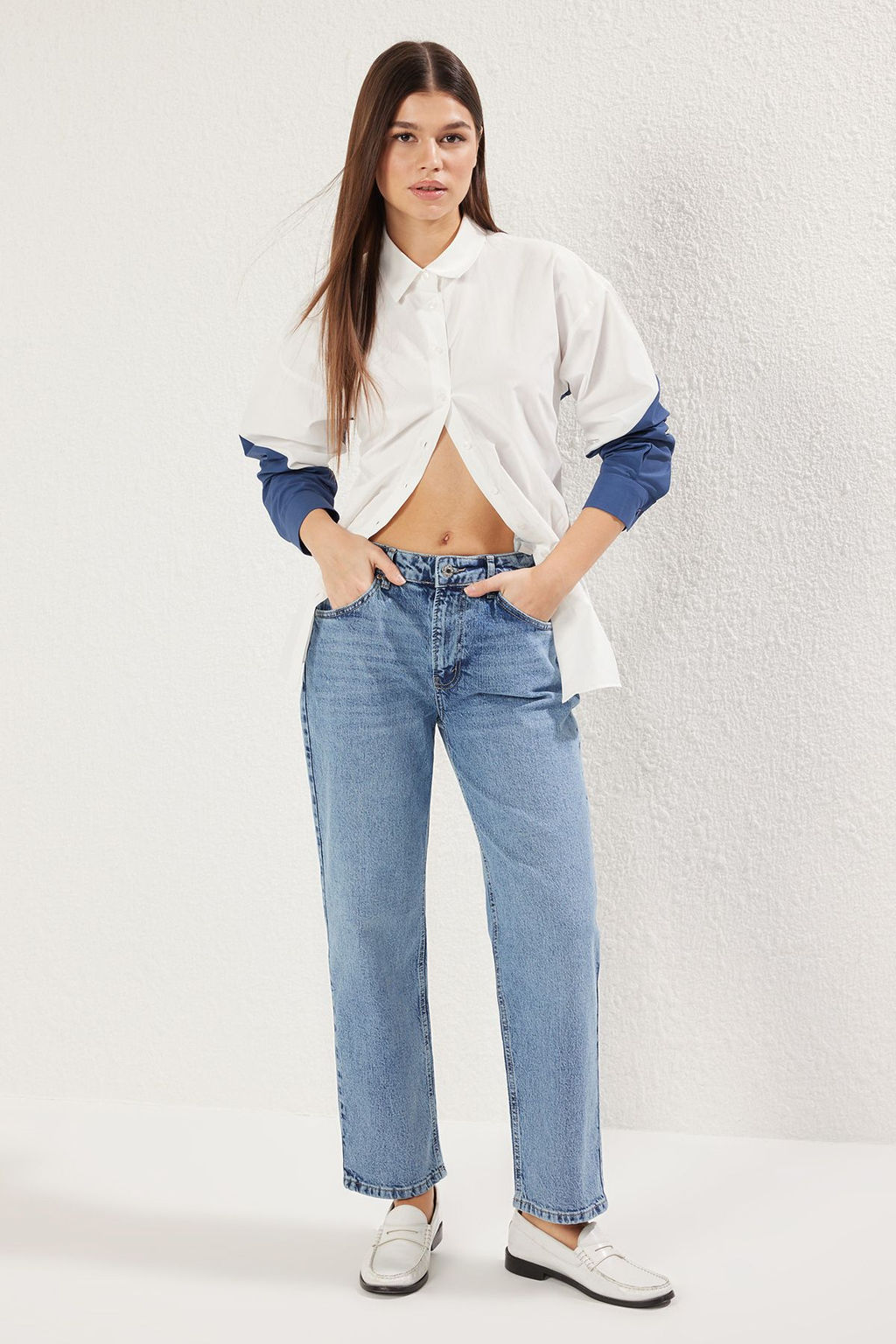 Mavi Normal Bel Duz Kesim Comfort Straight Jeans TWOSS25JE00100 - Trendyolmilla фото 2