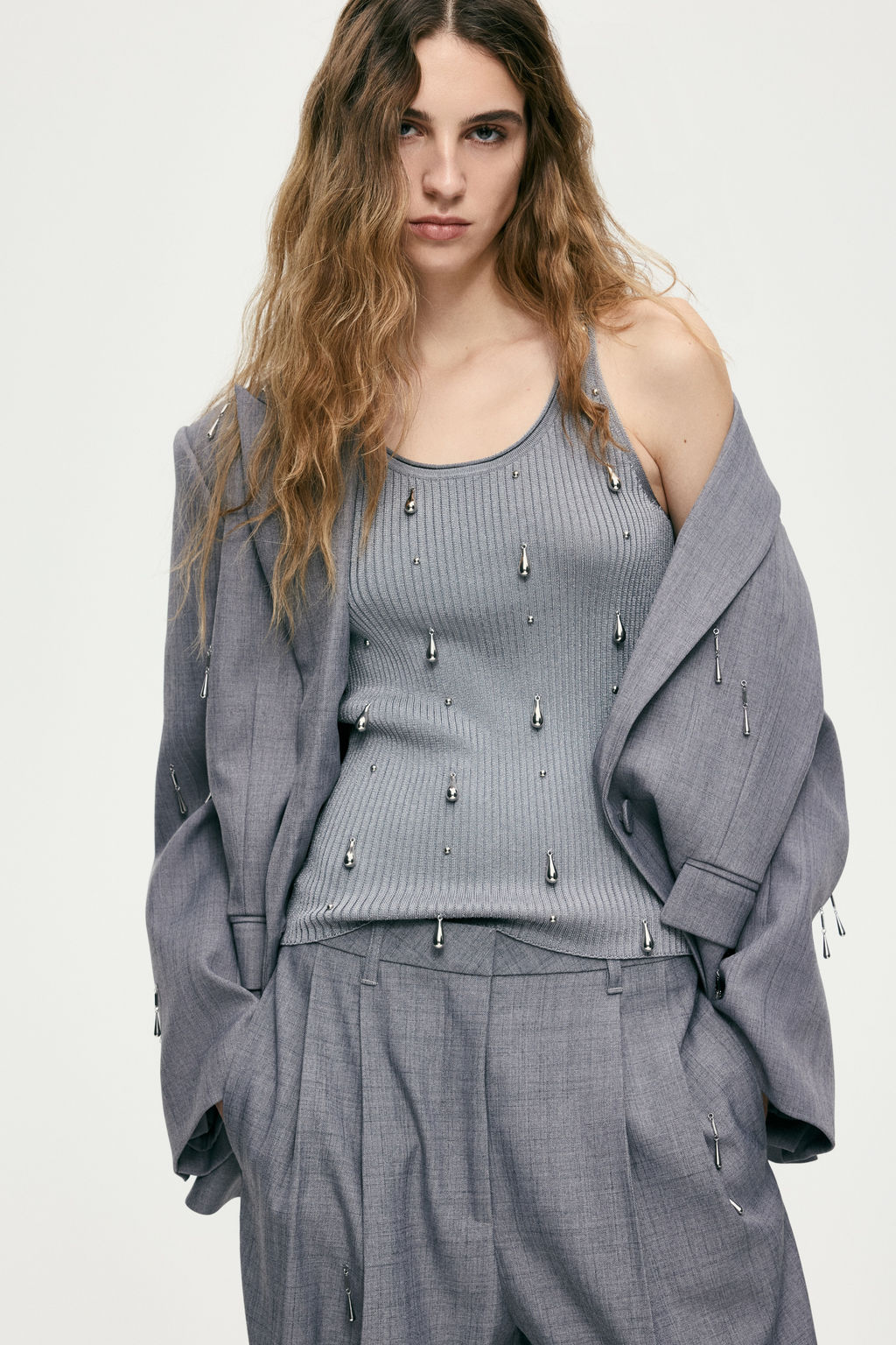 Top sin mangas embellecido con cuentas - H&m фото 2