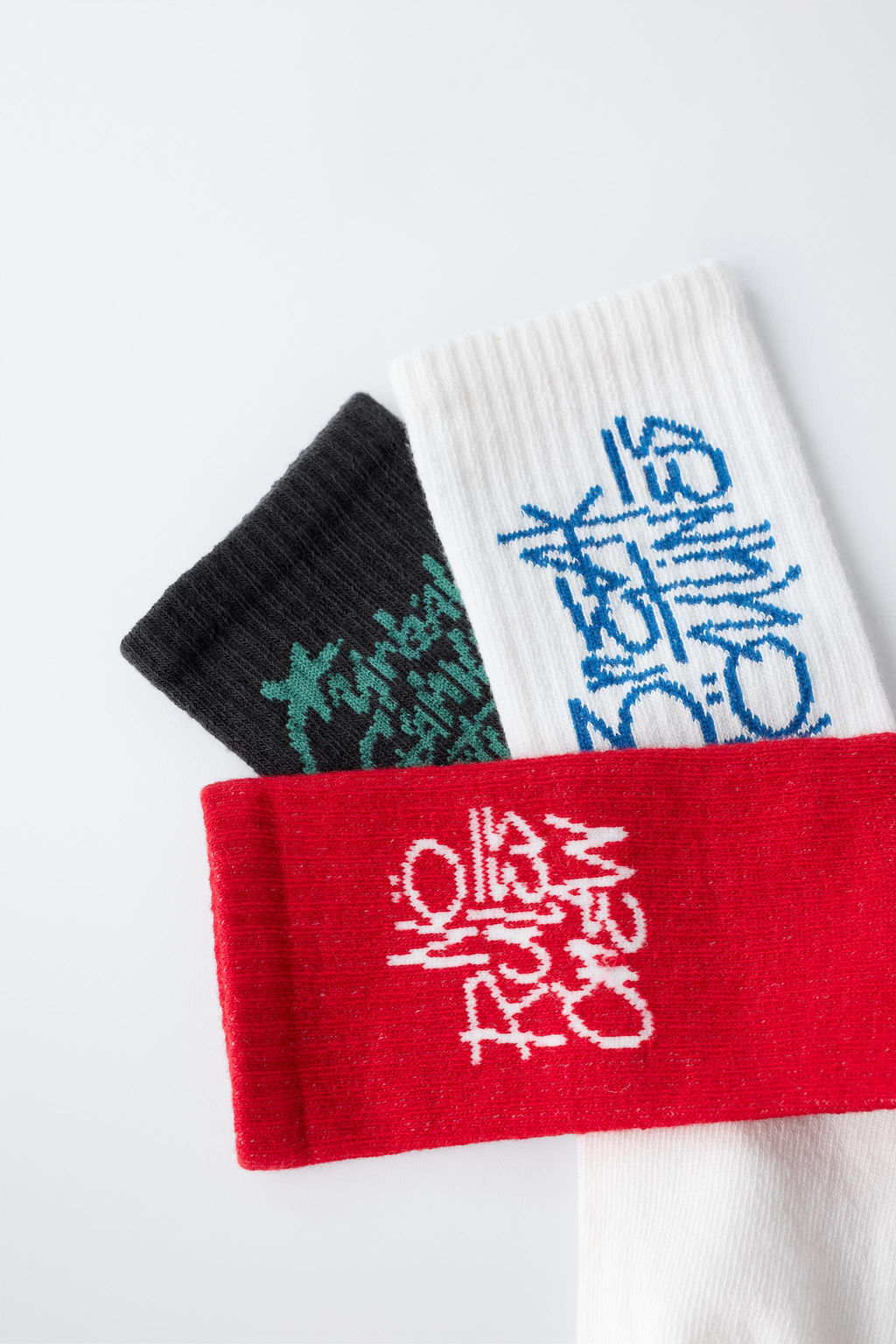 3-PACK OF GRAFFITI TEXT SOCKS - Zara фото 3