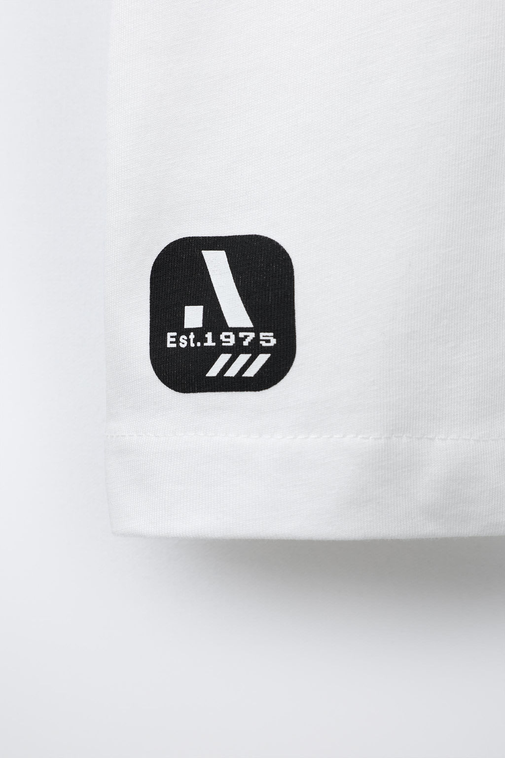 SPORTY T-SHIRT WITH SLOGAN AND STRIPES - Zara фото 4