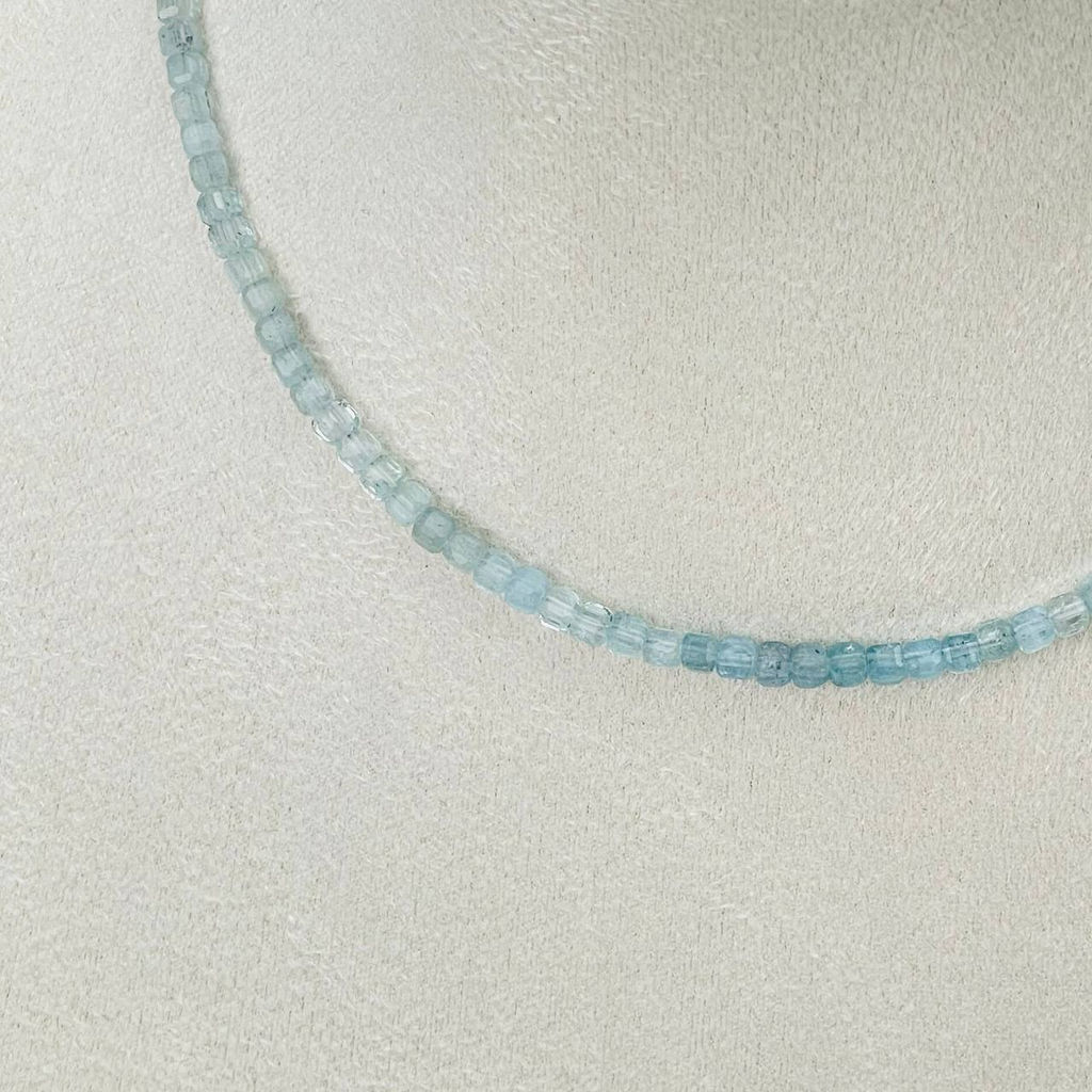 Колье из Аквамарина (градиент)
