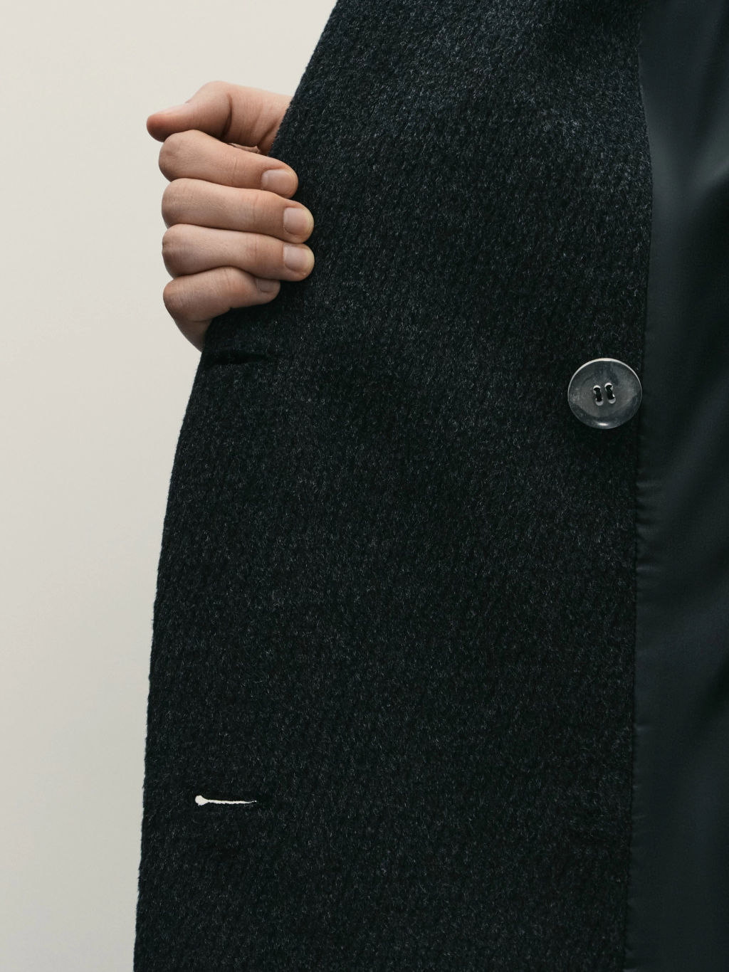 Полупальто свободного силуэта со спущенным плечом / Zarina  фото 8