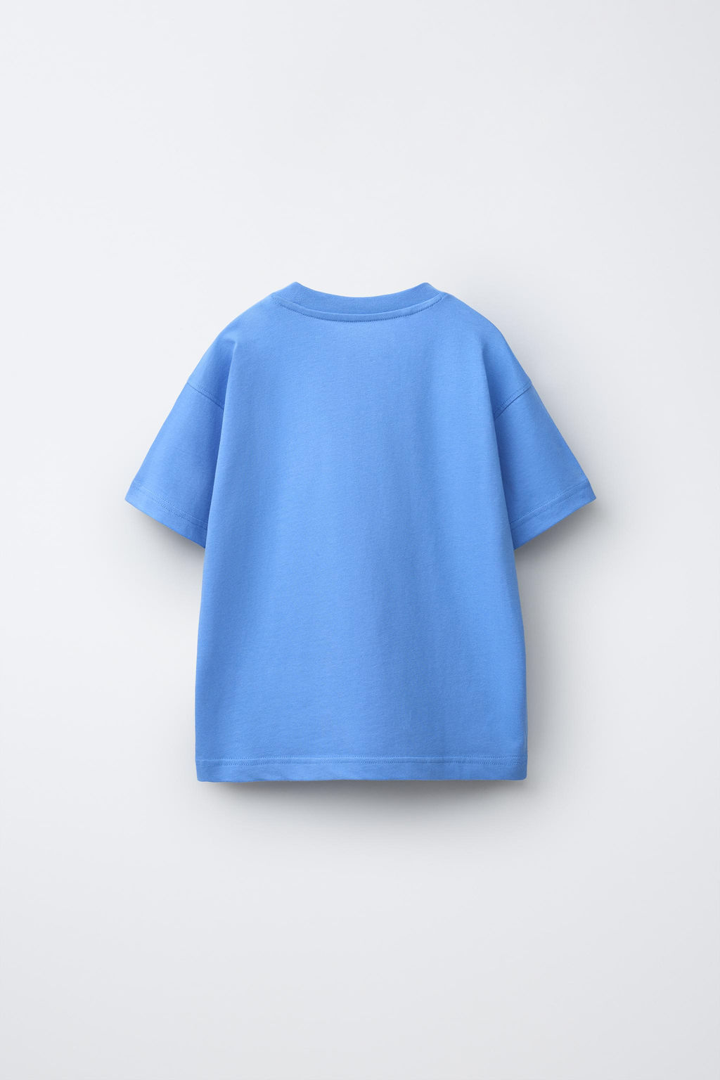 CONJUNTO CAMISETA Y BERMUDA TEXTO / Azul claro
