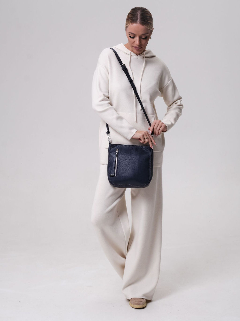 Сумка кожаная кросс-боди Deboro 3410 фиолетовый цветок