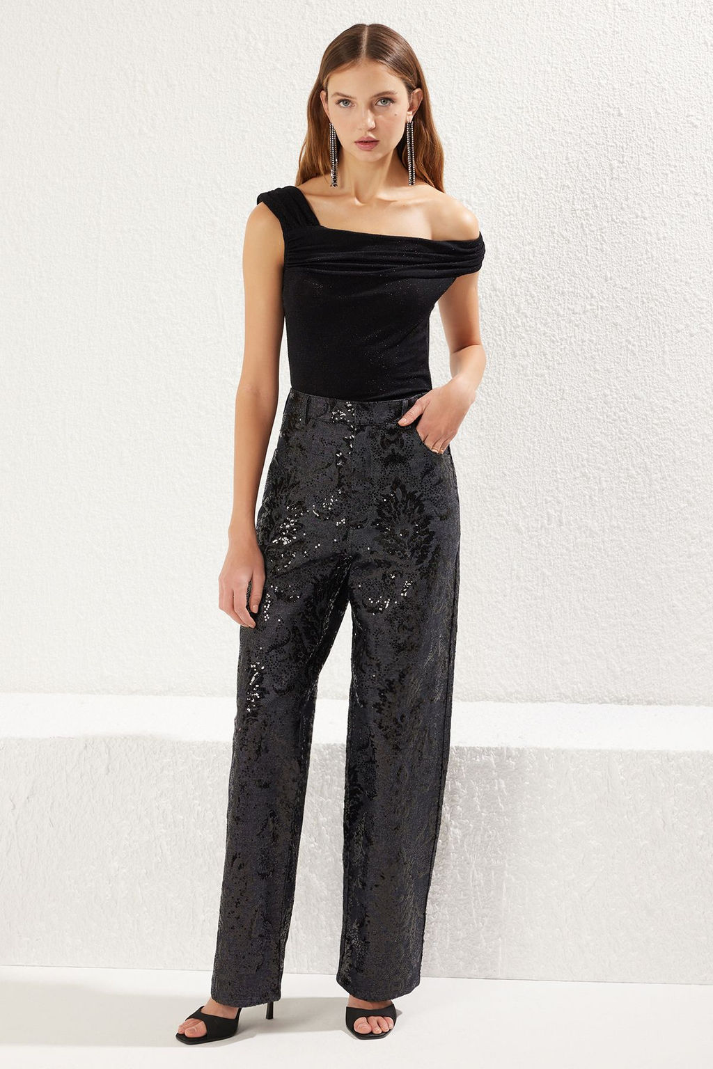 TRENDYOLMILLA Siyah Asimetrik Yaka Simli Orme Body TPRSS25BD00007 фото 5