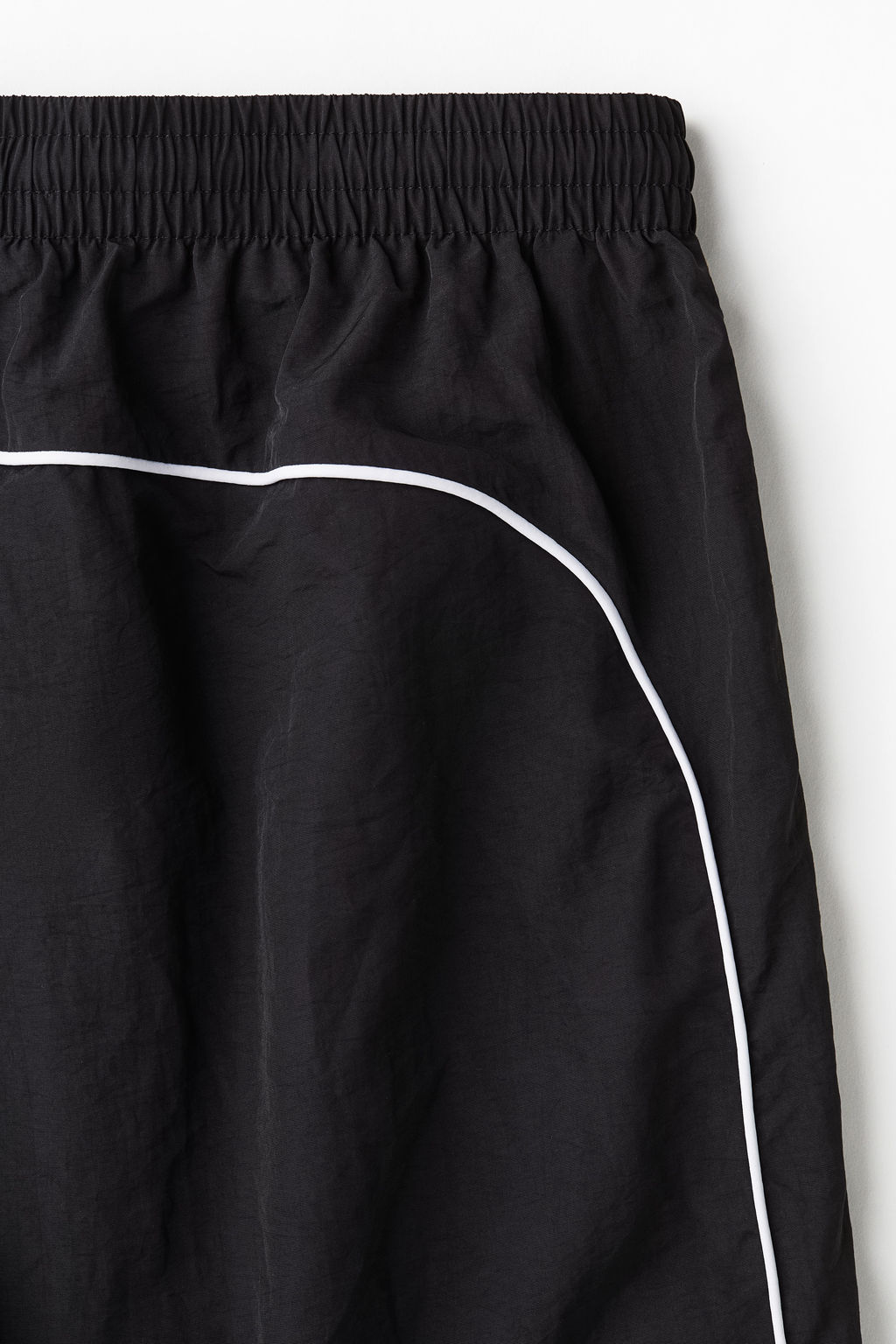 Pantal?n de ch?ndal en nailon Relaxed Fit - H&m фото 5