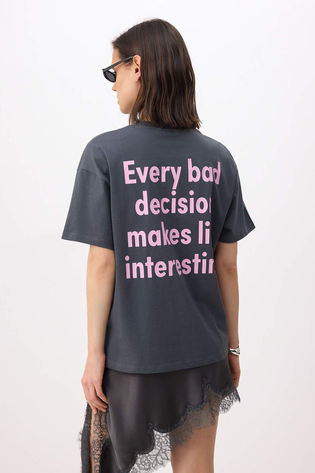 Antrasit Slogan Oversize/Genis Kal?p Dusuk Kol K?sa Kollu %100 Pamuk Orme T-Shirt TWOSS26TS00115 - Trendyolmilla фото 4