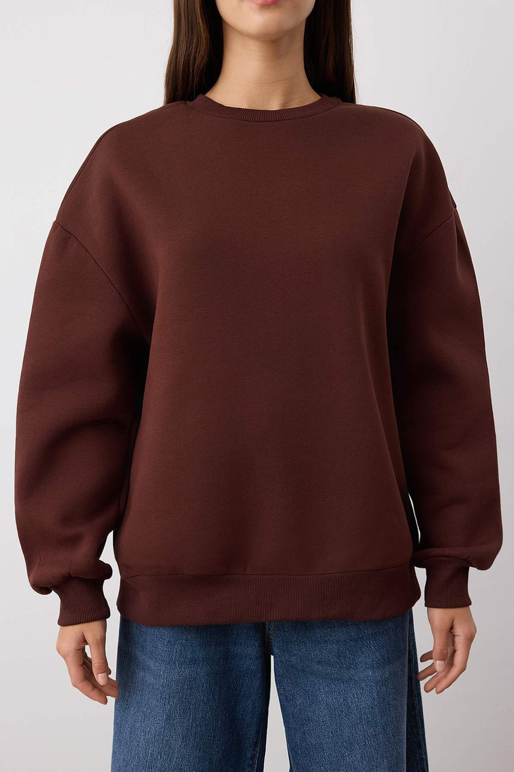 Koyu Kahverengi Oversize/Rahat Kesim Bisiklet Yaka Kal?n/Ici polarl? Orme Sweatshirt TWOAW24SW00102