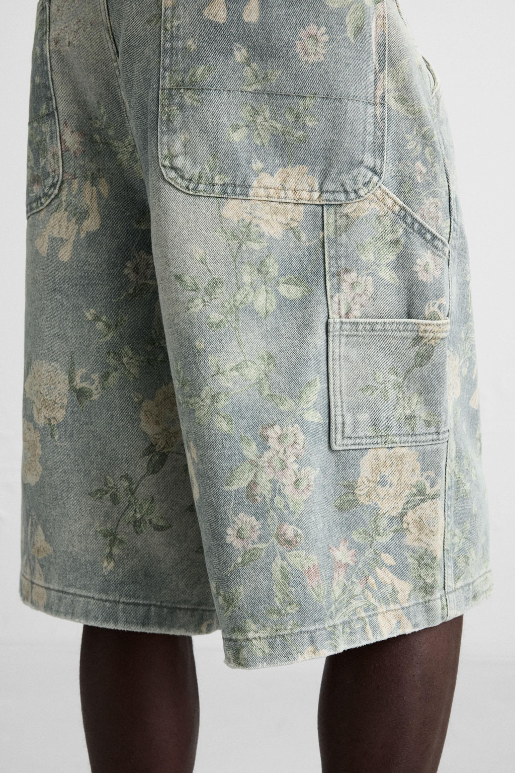 FLORAL PRINT CARPENTER POCKET BERMUDA SHORTS - Zara фото 14