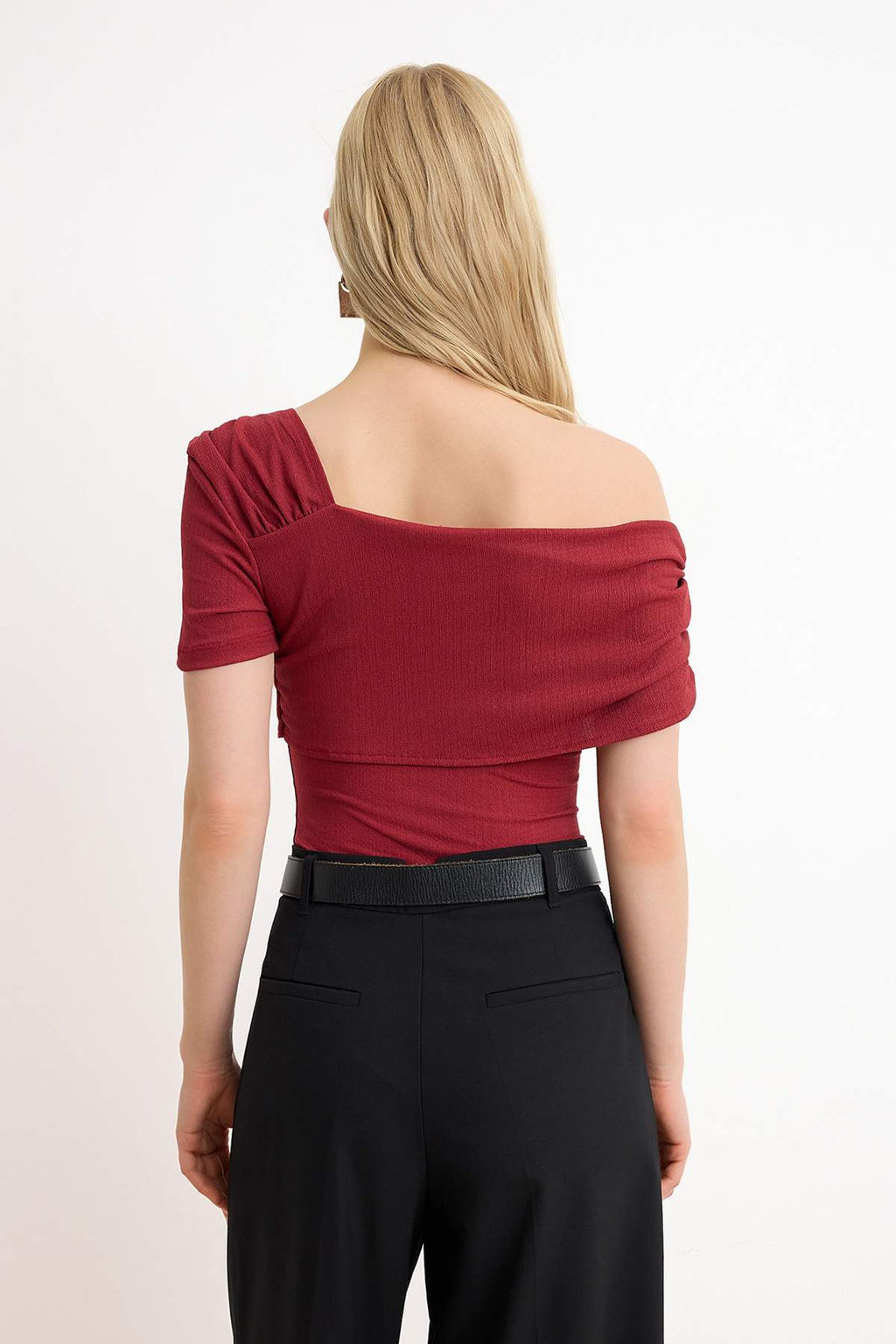 TRENDYOLMILLA Siyah Asimetrik Yakal? Fitted/Vucuda Oturan C?tc?tl? Orme Body TWOSS23BD00060  фото 51