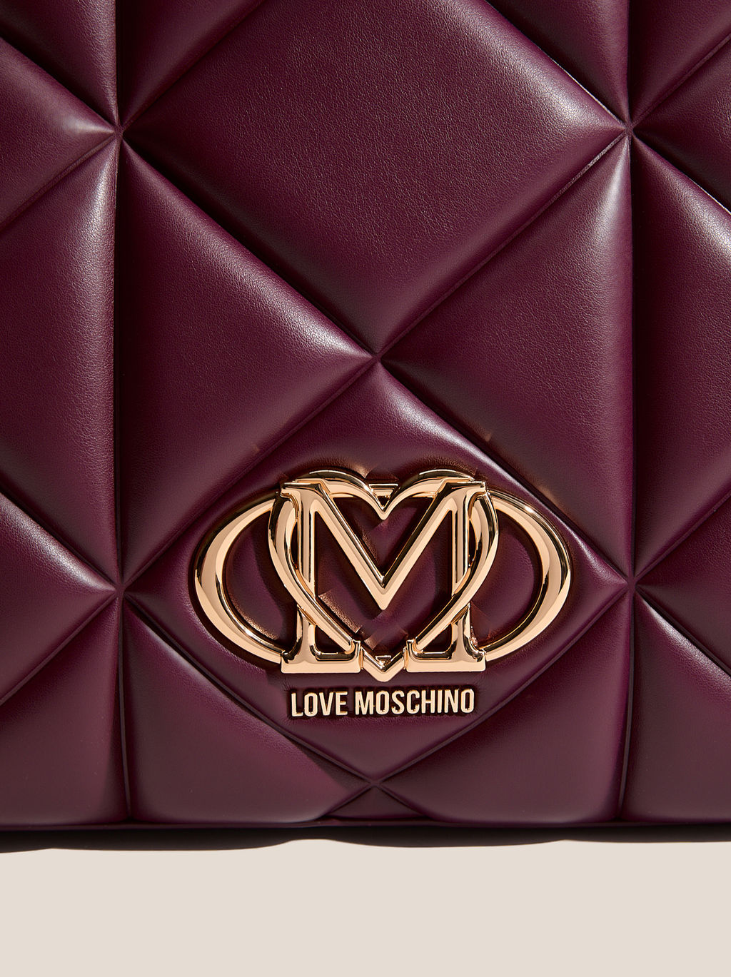 Женская сумка на плечо LOVE MOSCHINO EMBOSSED Q Артикул 4561103, фиолетово-бордовый  фото 2