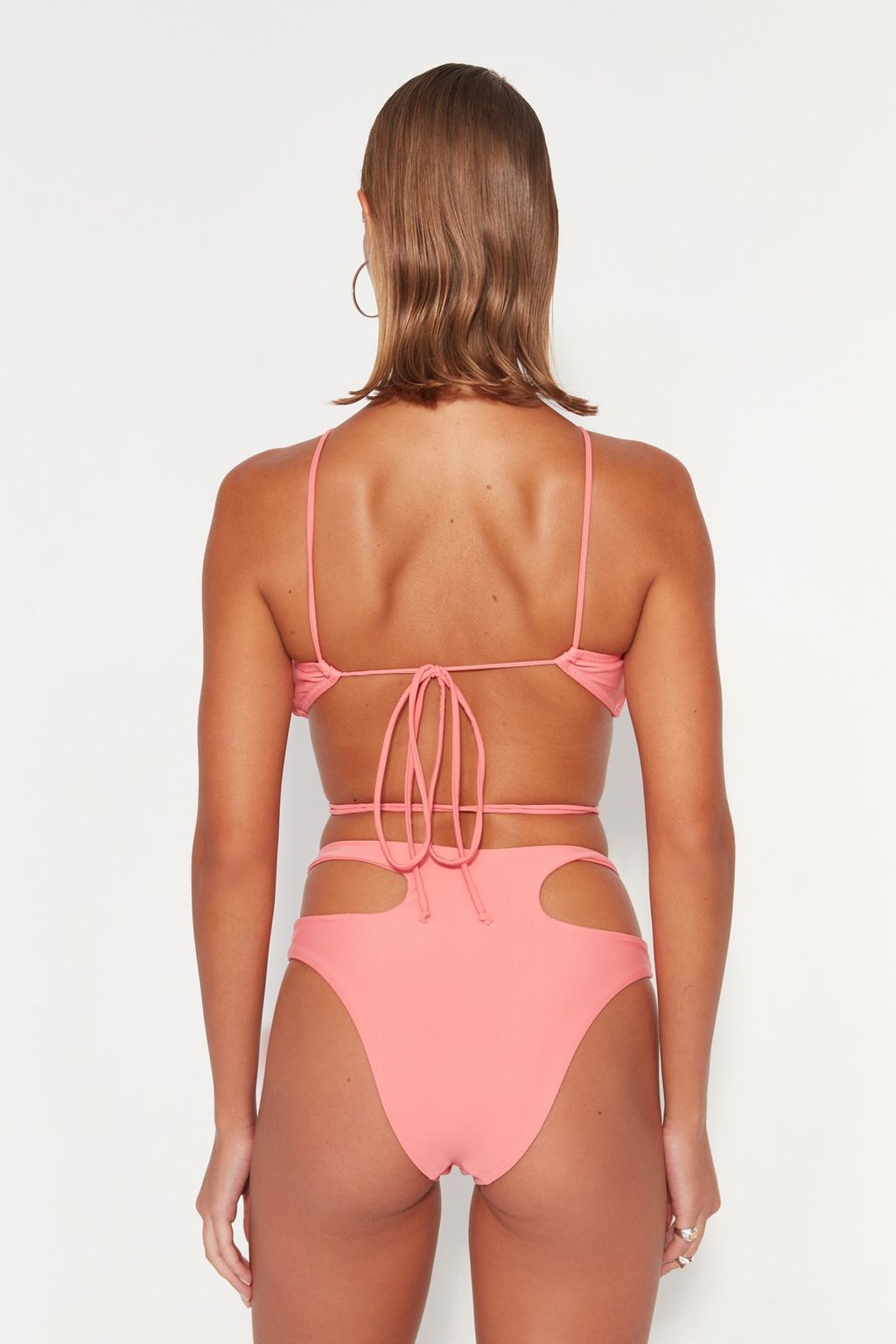 TRENDYOLMILLA Siyah Halter Yaka Aksesuarl? Bikini Ustu TBESS23BU00016  фото 6