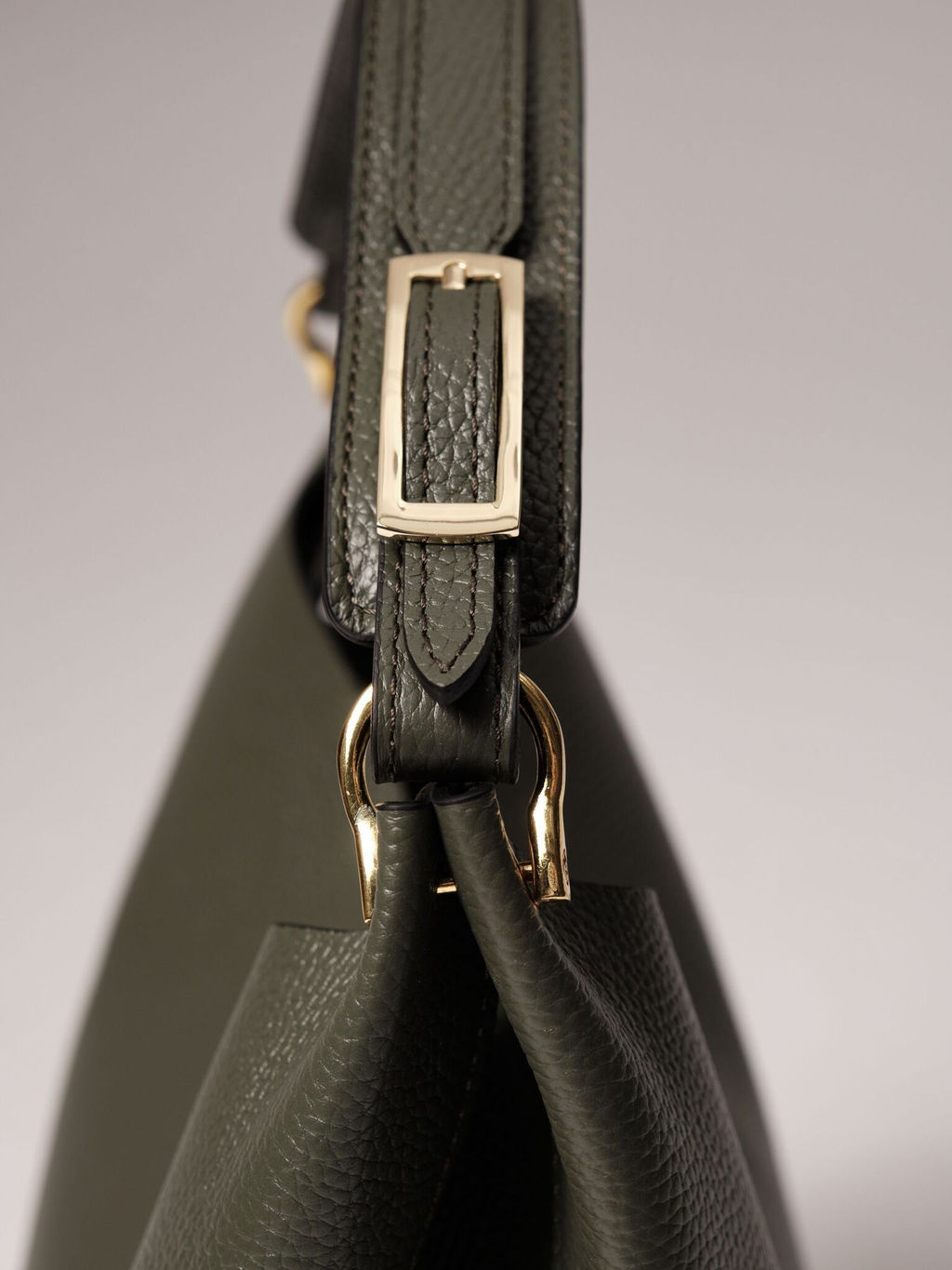 Сумка кожаная Deboro 30994 зеленый мох