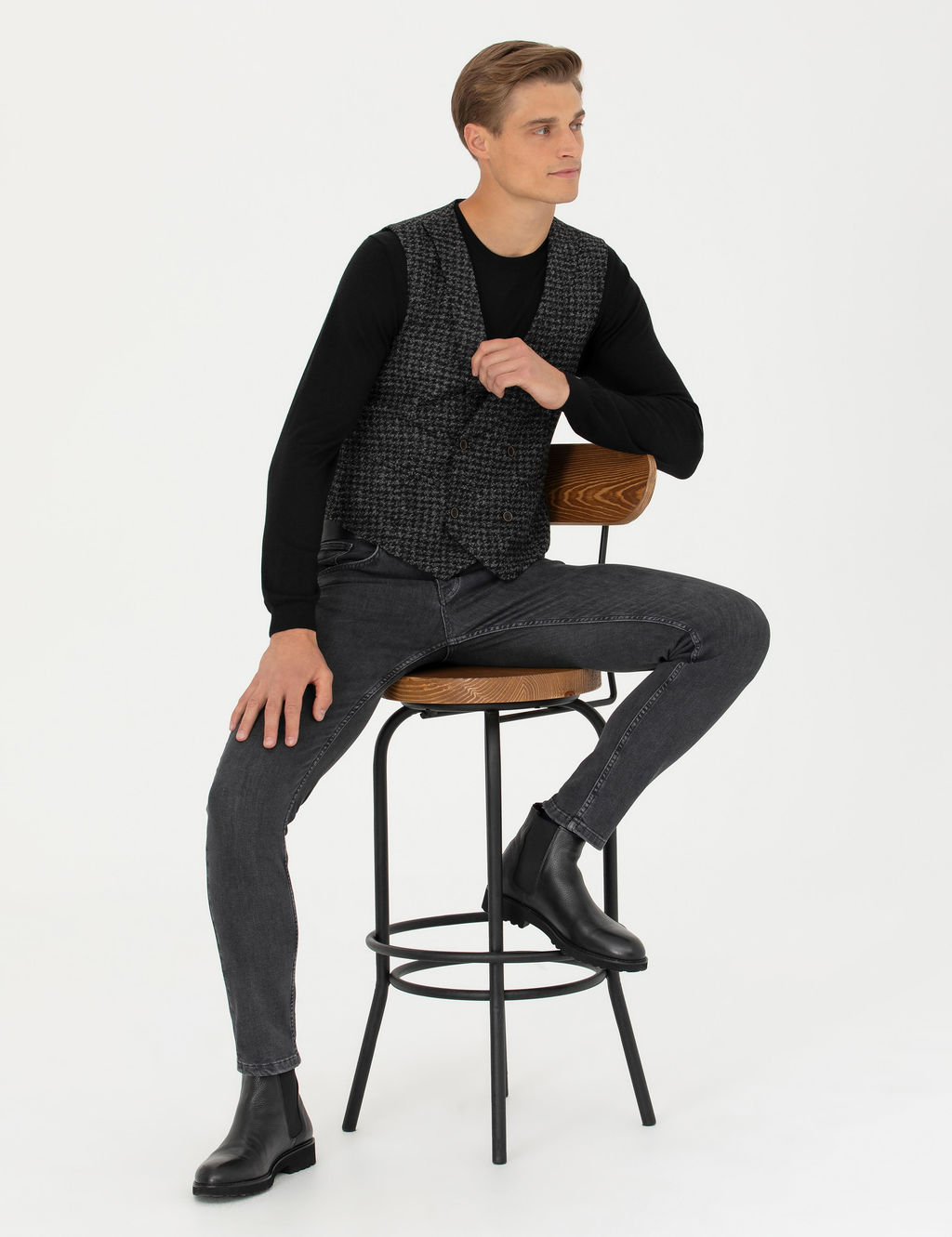 Спортивный жилет приталенного кроя из смесовой шерсти антрацитового цвета - Cacharel фото 3