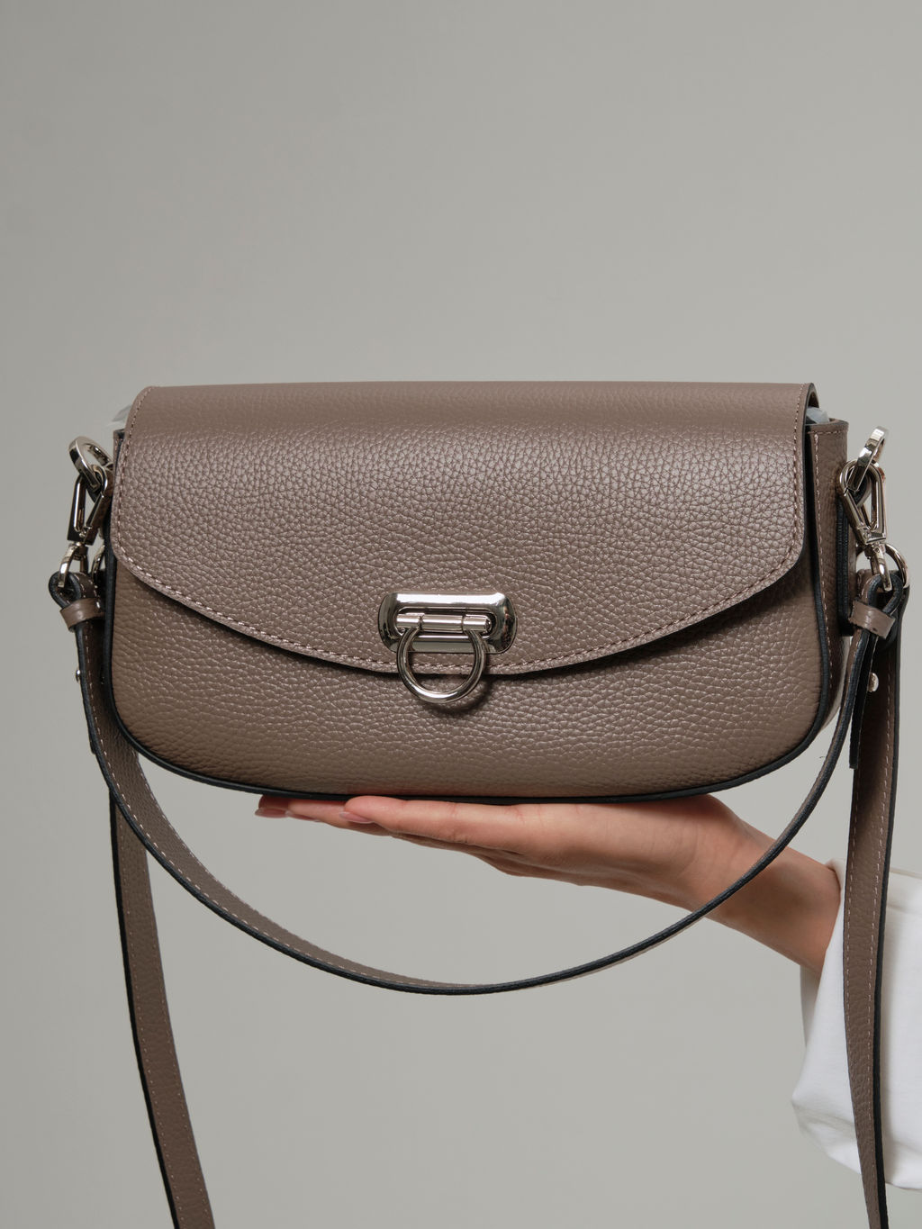 Сумка кожаная Azaro 31049 тауп