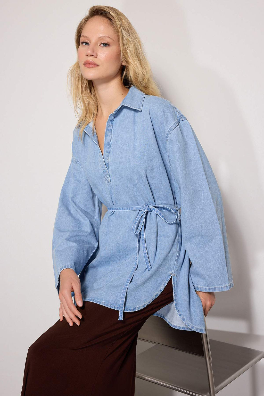 TRENDYOLMILLA Koyu Mavi Oversize Baglamal? Denim Gomlek TWOAW25GO00082  фото 17